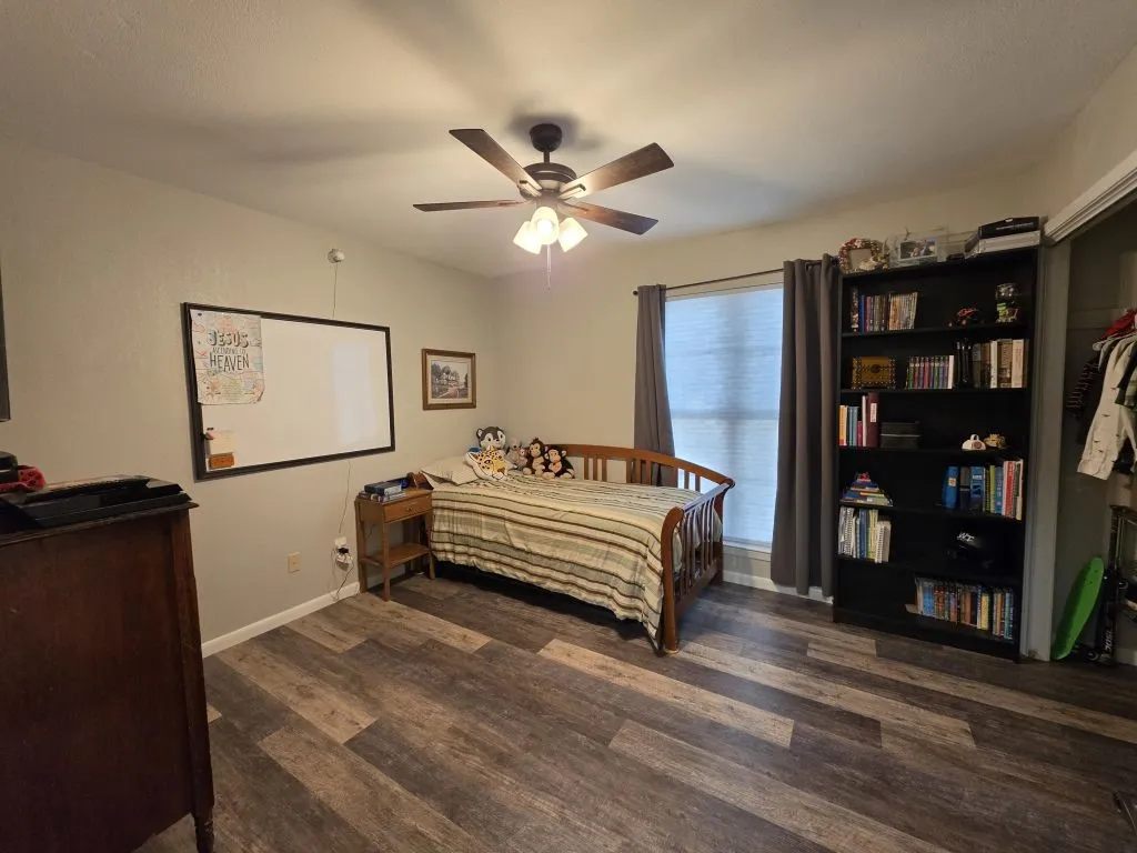 Single Family Residence For Sale in Mc Lennan County , 104 Bowie Lane, Hewitt, Texas 76643, 3 Bedroom, 2 Bathroom, 2 Garage spaces, 1,615 Sqft, built in 1977, mls#21306613, Real Estate Agent in Hewitt, Homes For Sale in Mc Lennan county, Homes For Sale in Hewitt, Realtor in Hewitt Texas, Real Estate Brokerage Independent Realty Texas, Luminita Cordes Realtor
