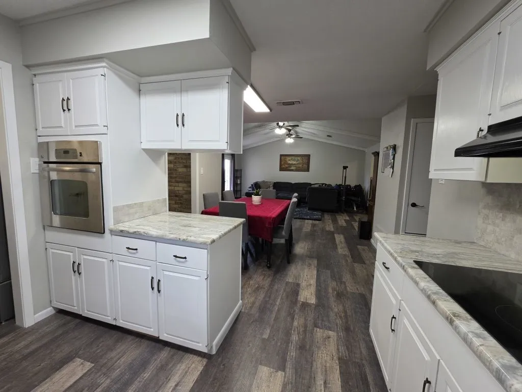 Single Family Residence For Sale in Mc Lennan County , 104 Bowie Lane, Hewitt, Texas 76643, 3 Bedroom, 2 Bathroom, 2 Garage spaces, 1,615 Sqft, built in 1977, mls#21306613, Real Estate Agent in Hewitt, Homes For Sale in Mc Lennan county, Homes For Sale in Hewitt, Realtor in Hewitt Texas, Real Estate Brokerage Independent Realty Texas, Luminita Cordes Realtor