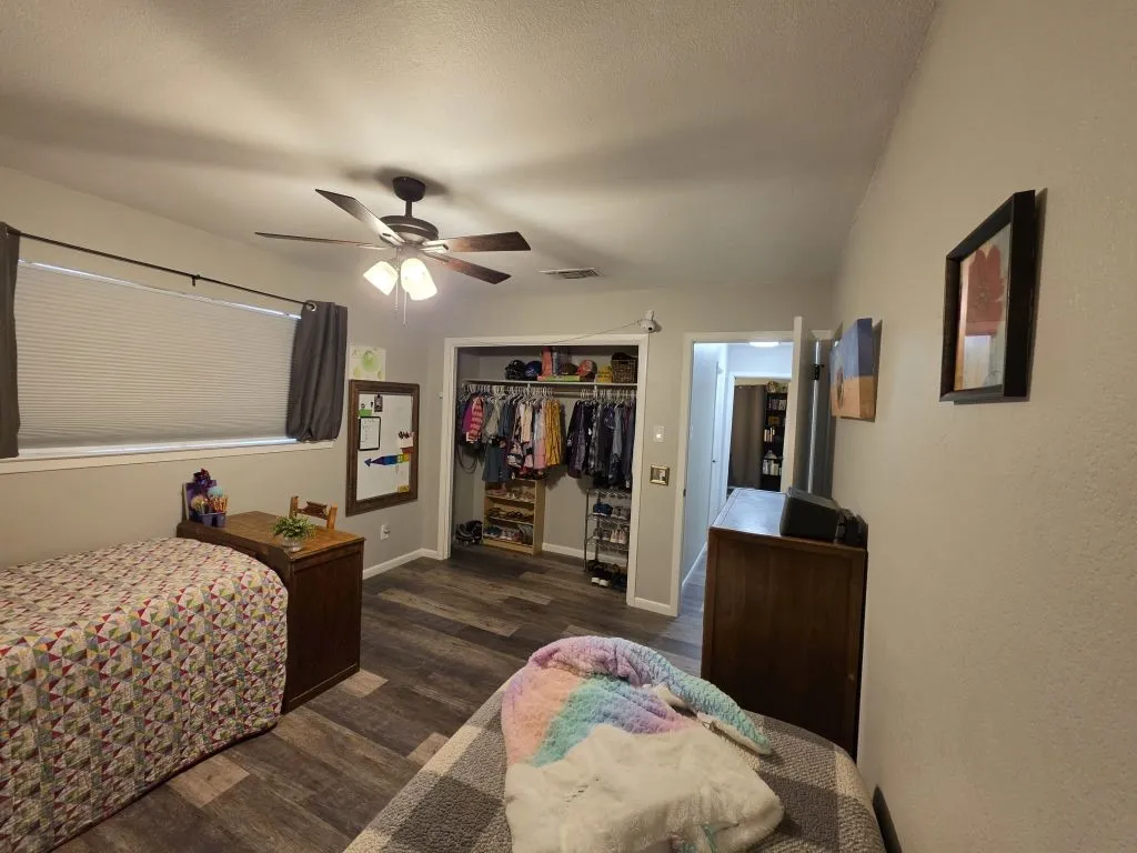 Single Family Residence For Sale in Mc Lennan County , 104 Bowie Lane, Hewitt, Texas 76643, 3 Bedroom, 2 Bathroom, 2 Garage spaces, 1,615 Sqft, built in 1977, mls#21306613, Real Estate Agent in Hewitt, Homes For Sale in Mc Lennan county, Homes For Sale in Hewitt, Realtor in Hewitt Texas, Real Estate Brokerage Independent Realty Texas, Luminita Cordes Realtor