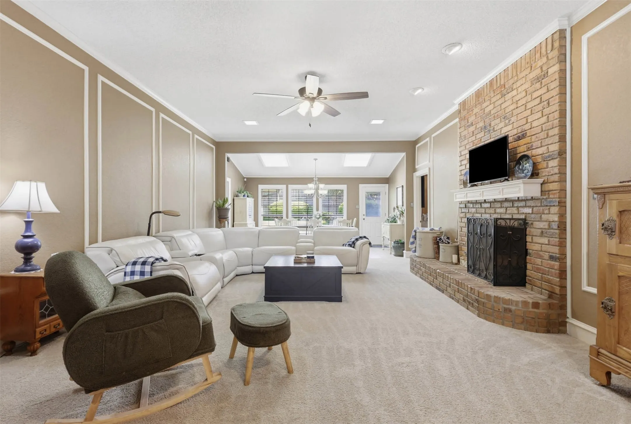 Single Family Residence For Sale in Tarrant County , 7212 Big Bear Lake Drive, Arlington, Texas 76016, 4 Bedroom, 3 Bathroom, 2 Garage spaces, 2,832 Sqft, built in 1983, mls#21305606, Real Estate Agent in Arlington, Homes For Sale in Tarrant county, Homes For Sale in Arlington, Realtor in Arlington Texas, Real Estate Brokerage Independent Realty Texas, Luminita Cordes Realtor