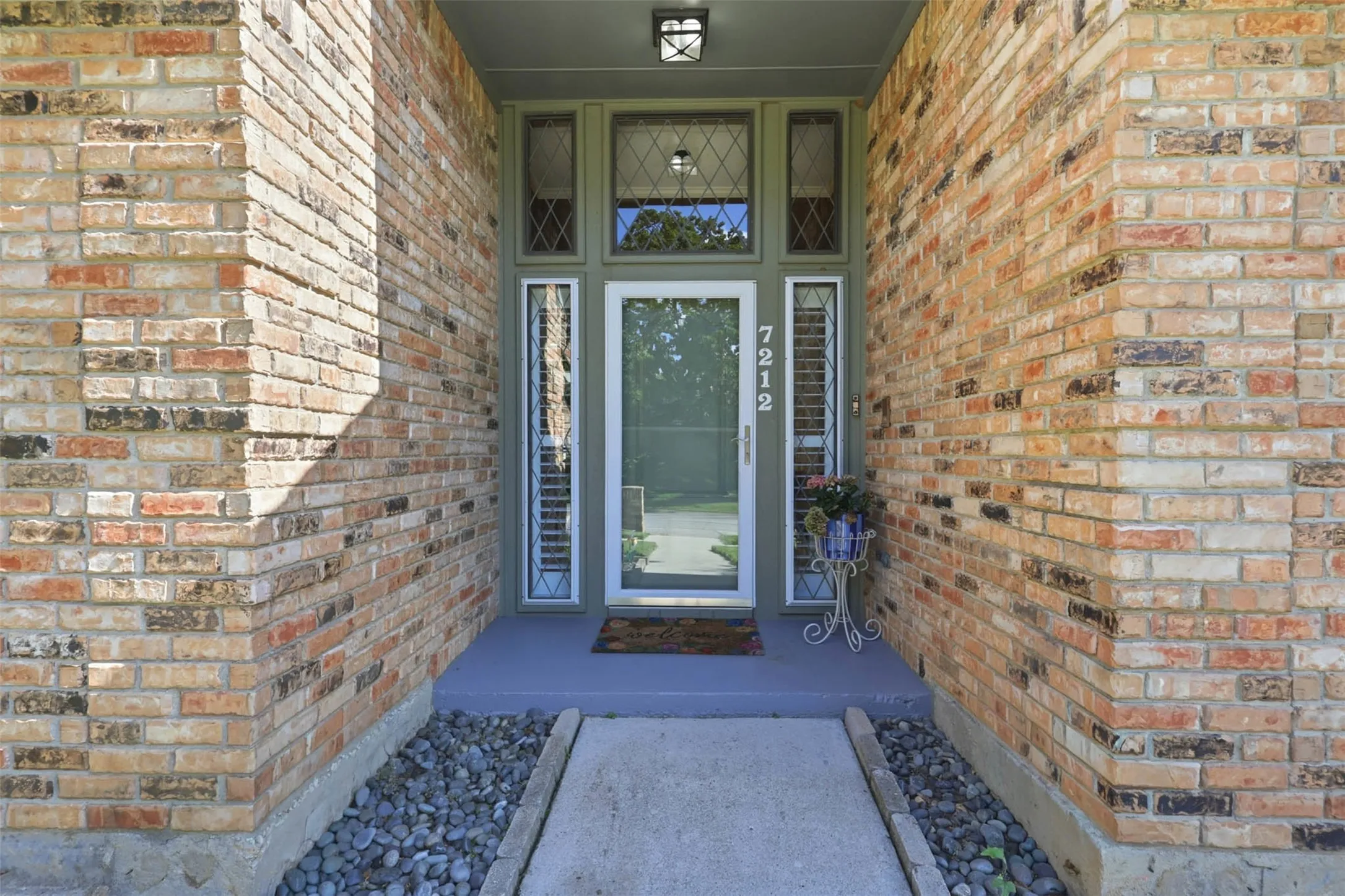 Single Family Residence For Sale in Tarrant County , 7212 Big Bear Lake Drive, Arlington, Texas 76016, 4 Bedroom, 3 Bathroom, 2 Garage spaces, 2,832 Sqft, built in 1983, mls#21305606, Real Estate Agent in Arlington, Homes For Sale in Tarrant county, Homes For Sale in Arlington, Realtor in Arlington Texas, Real Estate Brokerage Independent Realty Texas, Luminita Cordes Realtor
