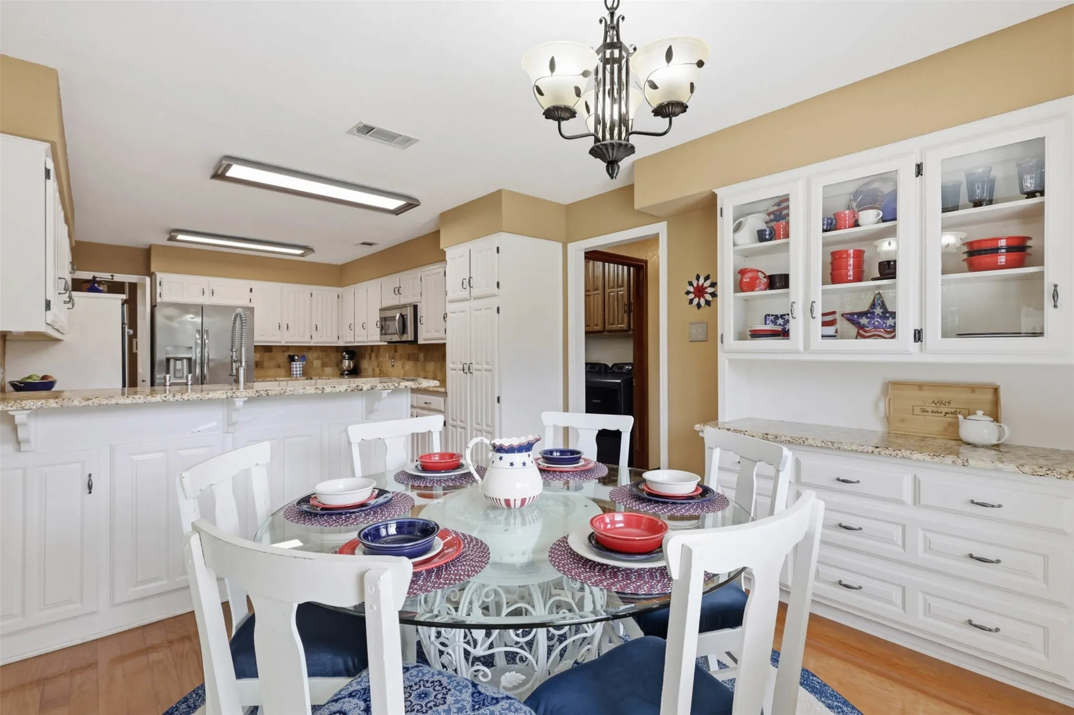 Single Family Residence For Sale in Tarrant County , 7212 Big Bear Lake Drive, Arlington, Texas 76016, 4 Bedroom, 3 Bathroom, 2 Garage spaces, 2,832 Sqft, built in 1983, mls#21305606, Real Estate Agent in Arlington, Homes For Sale in Tarrant county, Homes For Sale in Arlington, Realtor in Arlington Texas, Real Estate Brokerage Independent Realty Texas, Luminita Cordes Realtor