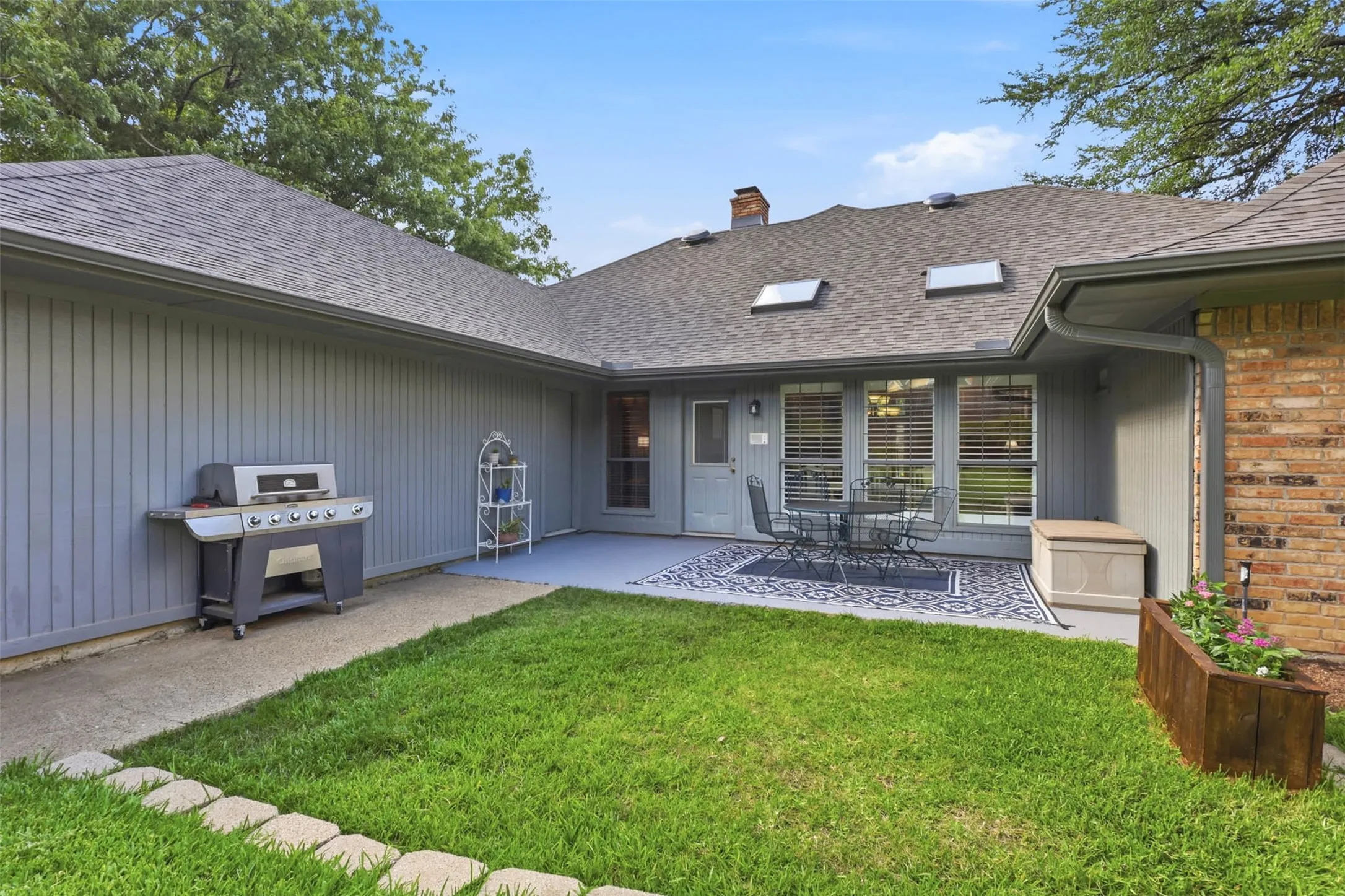 Single Family Residence For Sale in Tarrant County , 7212 Big Bear Lake Drive, Arlington, Texas 76016, 4 Bedroom, 3 Bathroom, 2 Garage spaces, 2,832 Sqft, built in 1983, mls#21305606, Real Estate Agent in Arlington, Homes For Sale in Tarrant county, Homes For Sale in Arlington, Realtor in Arlington Texas, Real Estate Brokerage Independent Realty Texas, Luminita Cordes Realtor