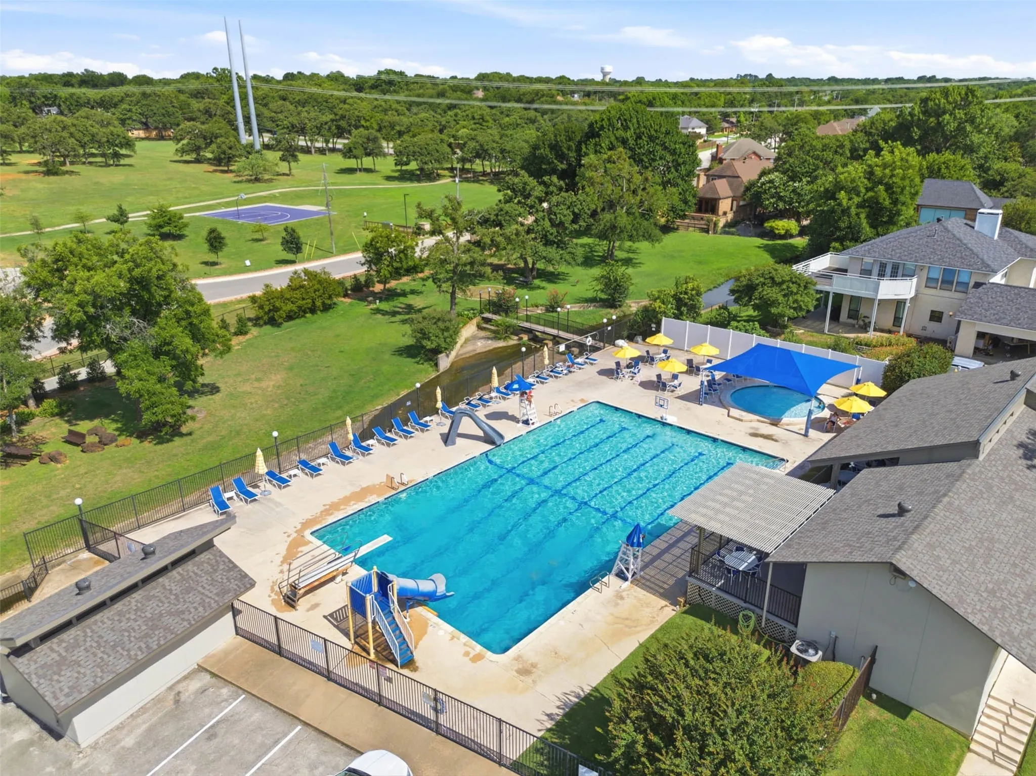 Single Family Residence For Sale in Tarrant County , 7212 Big Bear Lake Drive, Arlington, Texas 76016, 4 Bedroom, 3 Bathroom, 2 Garage spaces, 2,832 Sqft, built in 1983, mls#21305606, Real Estate Agent in Arlington, Homes For Sale in Tarrant county, Homes For Sale in Arlington, Realtor in Arlington Texas, Real Estate Brokerage Independent Realty Texas, Luminita Cordes Realtor