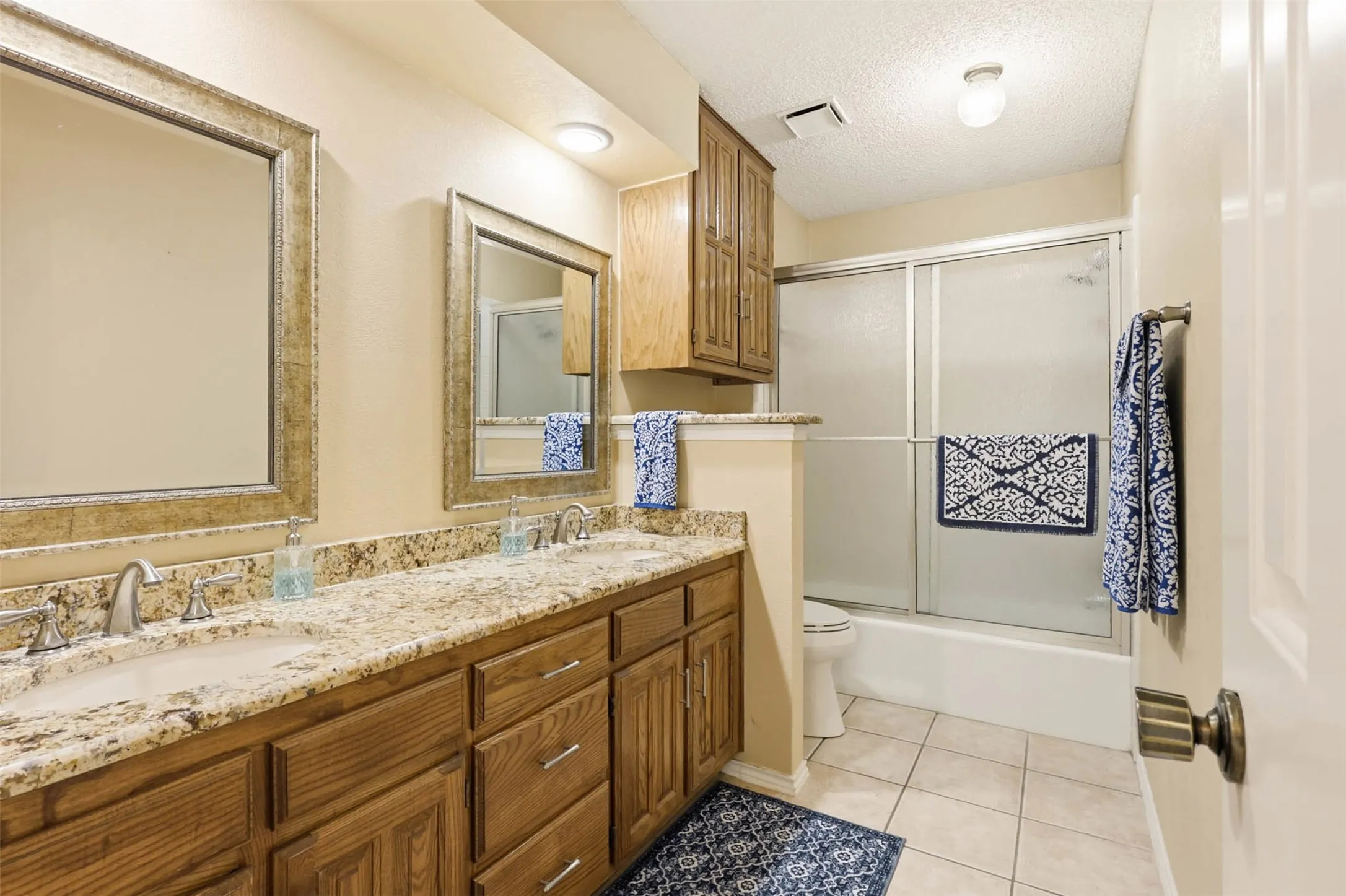 Single Family Residence For Sale in Tarrant County , 7212 Big Bear Lake Drive, Arlington, Texas 76016, 4 Bedroom, 3 Bathroom, 2 Garage spaces, 2,832 Sqft, built in 1983, mls#21305606, Real Estate Agent in Arlington, Homes For Sale in Tarrant county, Homes For Sale in Arlington, Realtor in Arlington Texas, Real Estate Brokerage Independent Realty Texas, Luminita Cordes Realtor