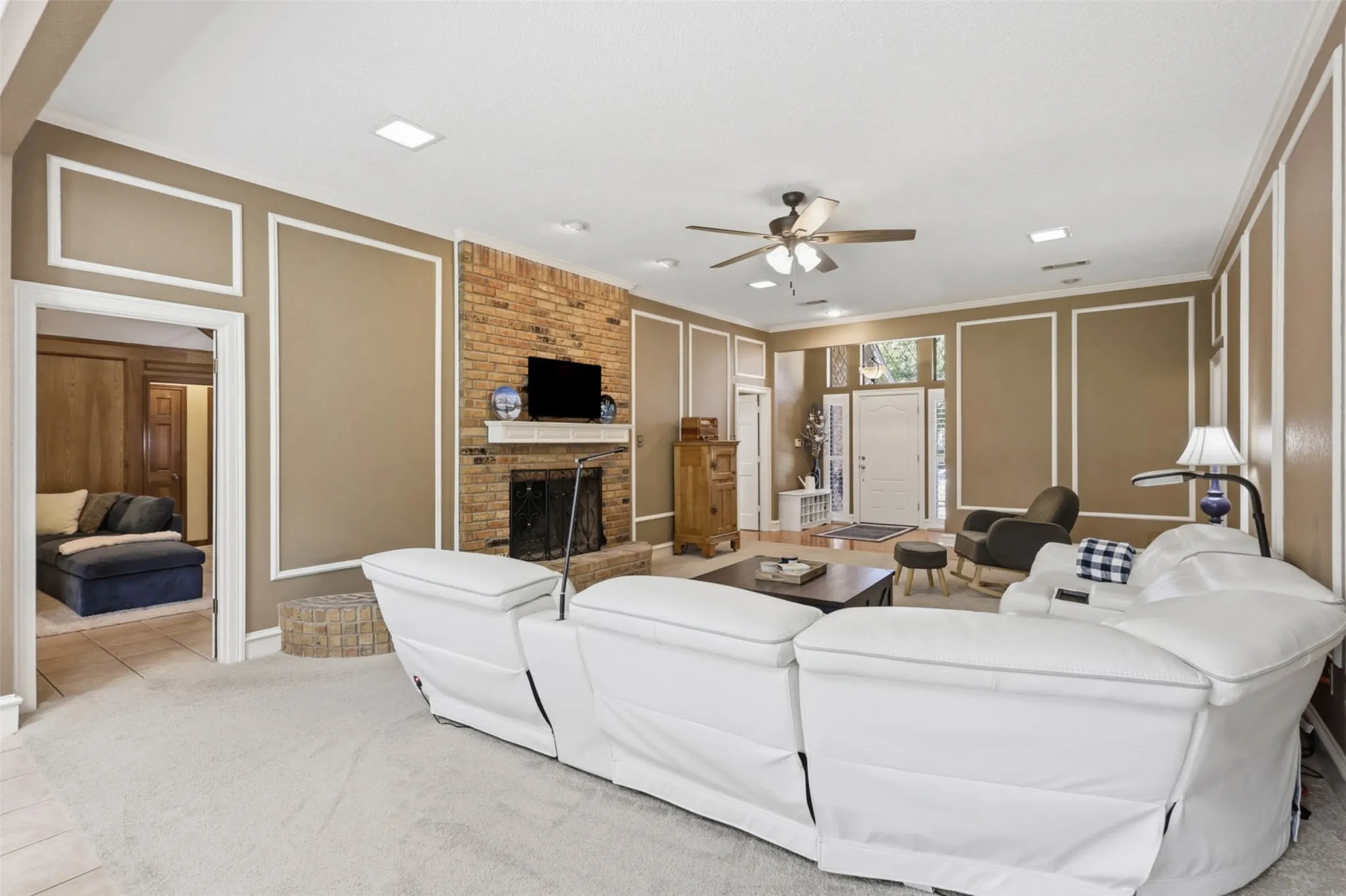 Single Family Residence For Sale in Tarrant County , 7212 Big Bear Lake Drive, Arlington, Texas 76016, 4 Bedroom, 3 Bathroom, 2 Garage spaces, 2,832 Sqft, built in 1983, mls#21305606, Real Estate Agent in Arlington, Homes For Sale in Tarrant county, Homes For Sale in Arlington, Realtor in Arlington Texas, Real Estate Brokerage Independent Realty Texas, Luminita Cordes Realtor