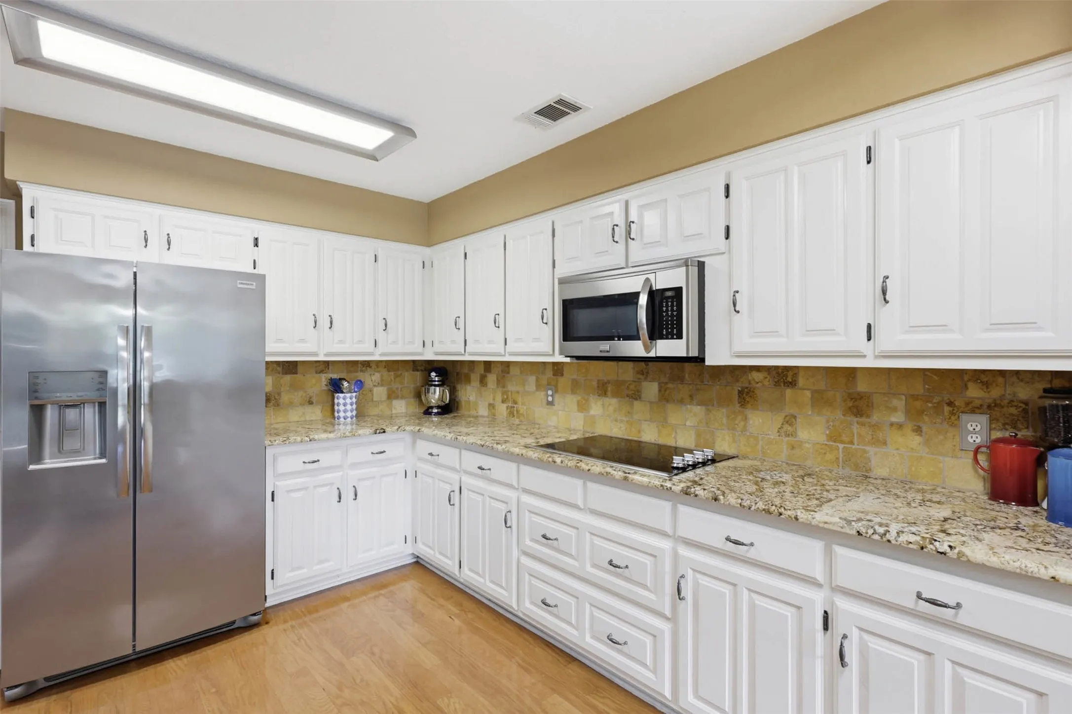 Single Family Residence For Sale in Tarrant County , 7212 Big Bear Lake Drive, Arlington, Texas 76016, 4 Bedroom, 3 Bathroom, 2 Garage spaces, 2,832 Sqft, built in 1983, mls#21305606, Real Estate Agent in Arlington, Homes For Sale in Tarrant county, Homes For Sale in Arlington, Realtor in Arlington Texas, Real Estate Brokerage Independent Realty Texas, Luminita Cordes Realtor