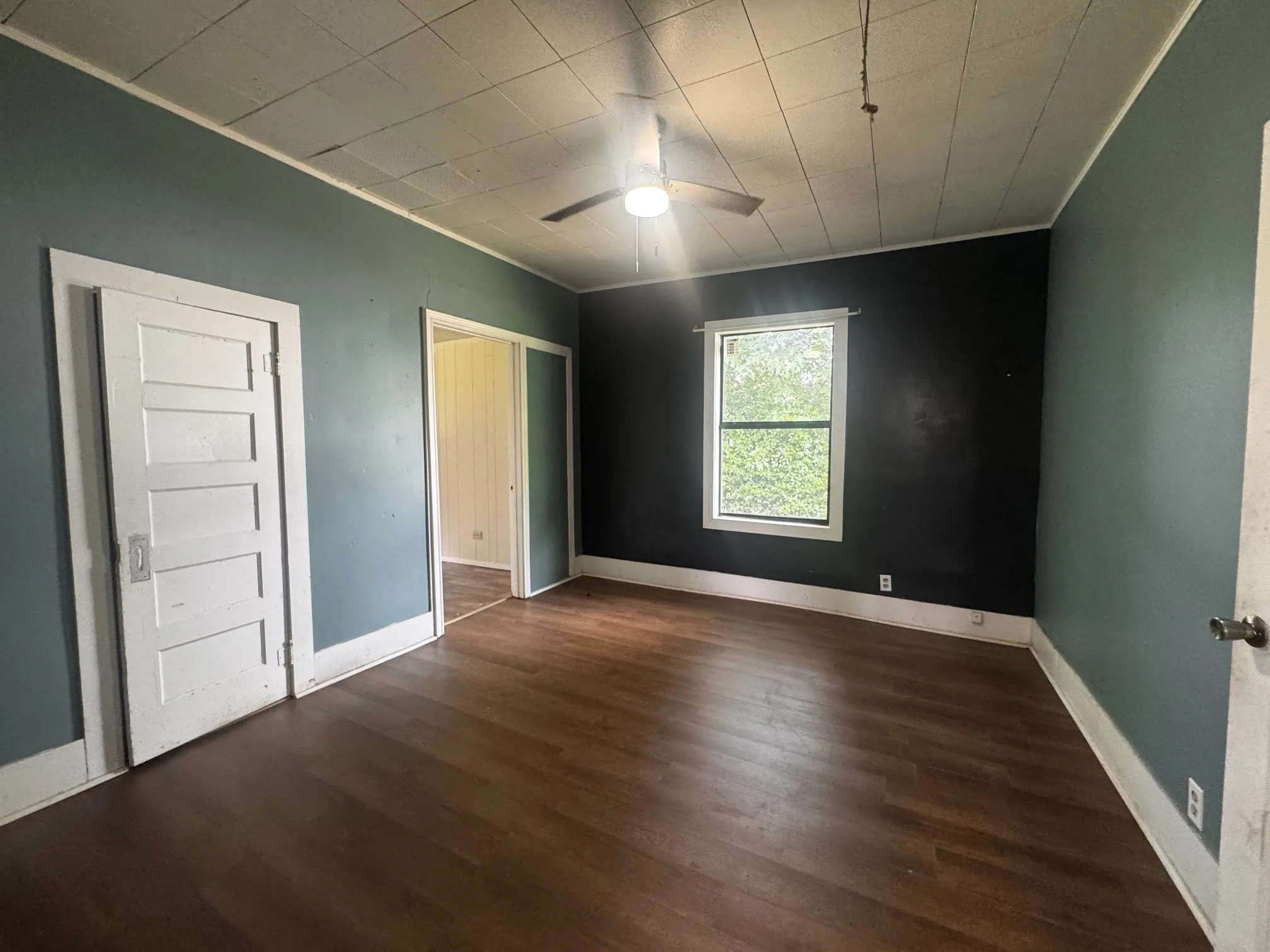 Single Family Residence For Sale in Titus County , 414 W 4th Street, Mt Pleasant, Texas 75455, 3 Bedrooms, 1 Bathroom, Garage spaces, 1,362 Sqft, built in 1939, Price $170,000, mls#21306622, Real Estate Agent in Mt Pleasant, Homes For Sale in Titus county, Homes For Sale in Mt Pleasant, Realtor in Mt Pleasant Texas, Real Estate Brokerage Independent Realty Texas, Luminita Cordes Realtor