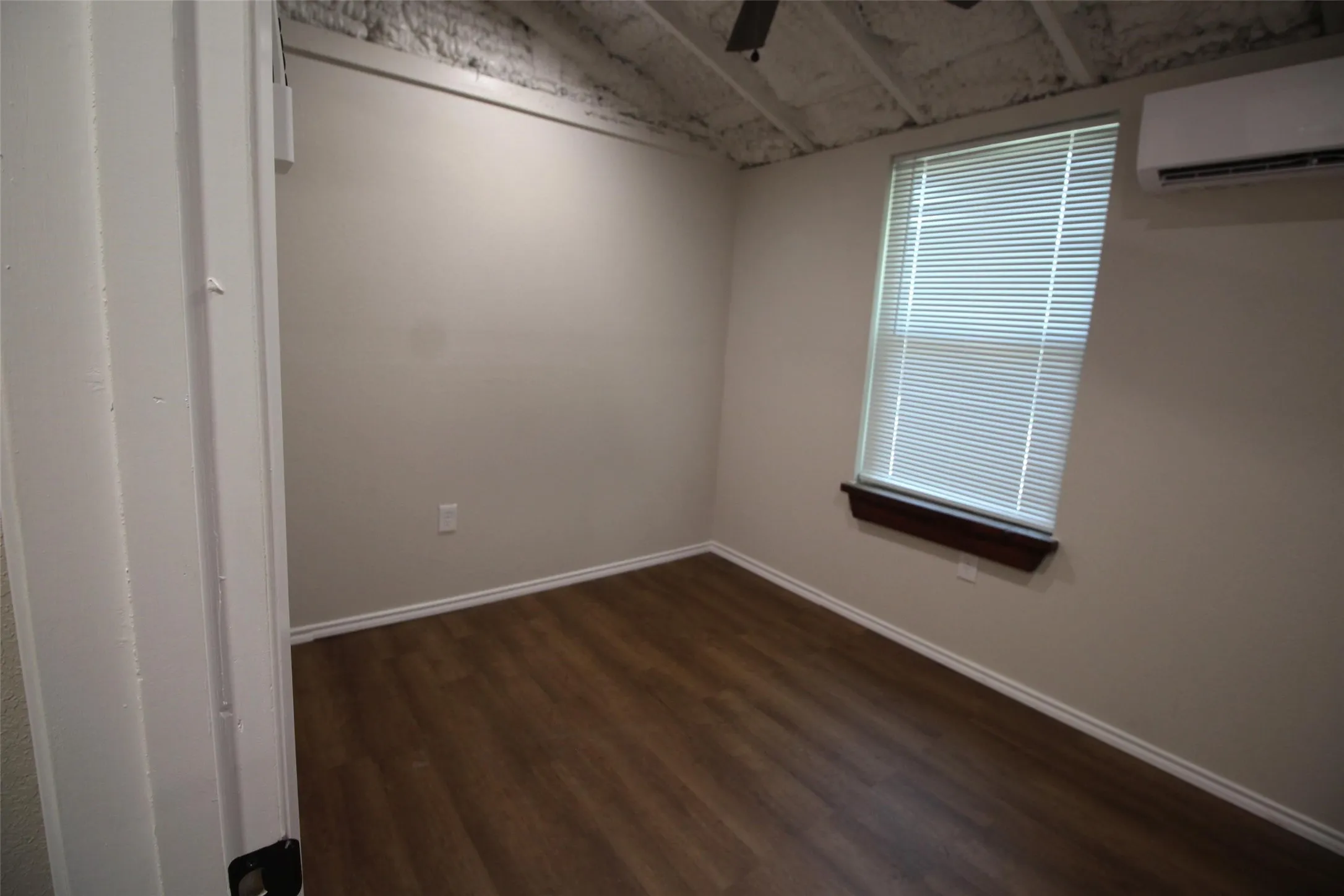 Single Family Residence For Rent in Van Zandt County , 213 N Waldrip, Grand Saline, Texas 75140, 2 Bedroom, 1 Bathroom, Garage spaces, 9,999 Sqft, built in 0, mls#21306644, Real Estate Agent in Grand Saline, Homes For Rent in Van Zandt county, Homes For Rent in Grand Saline, Realtor in Grand Saline Texas, Real Estate Brokerage Independent Realty Texas, Luminita Cordes Realtor