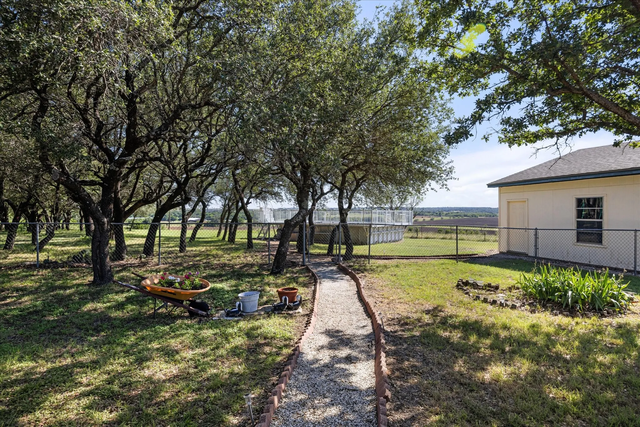 Single Family Residence For Sale in Hood County , 15403 Mule Branch Court, Lipan, Texas 76462, 3 Bedroom, 2 Bathroom, 3 Garage spaces, 1,836 Sqft, built in 1995, mls#21306356, Real Estate Agent in Lipan, Homes For Sale in Hood county, Homes For Sale in Lipan, Realtor in Lipan Texas, Real Estate Brokerage Independent Realty Texas, Luminita Cordes Realtor