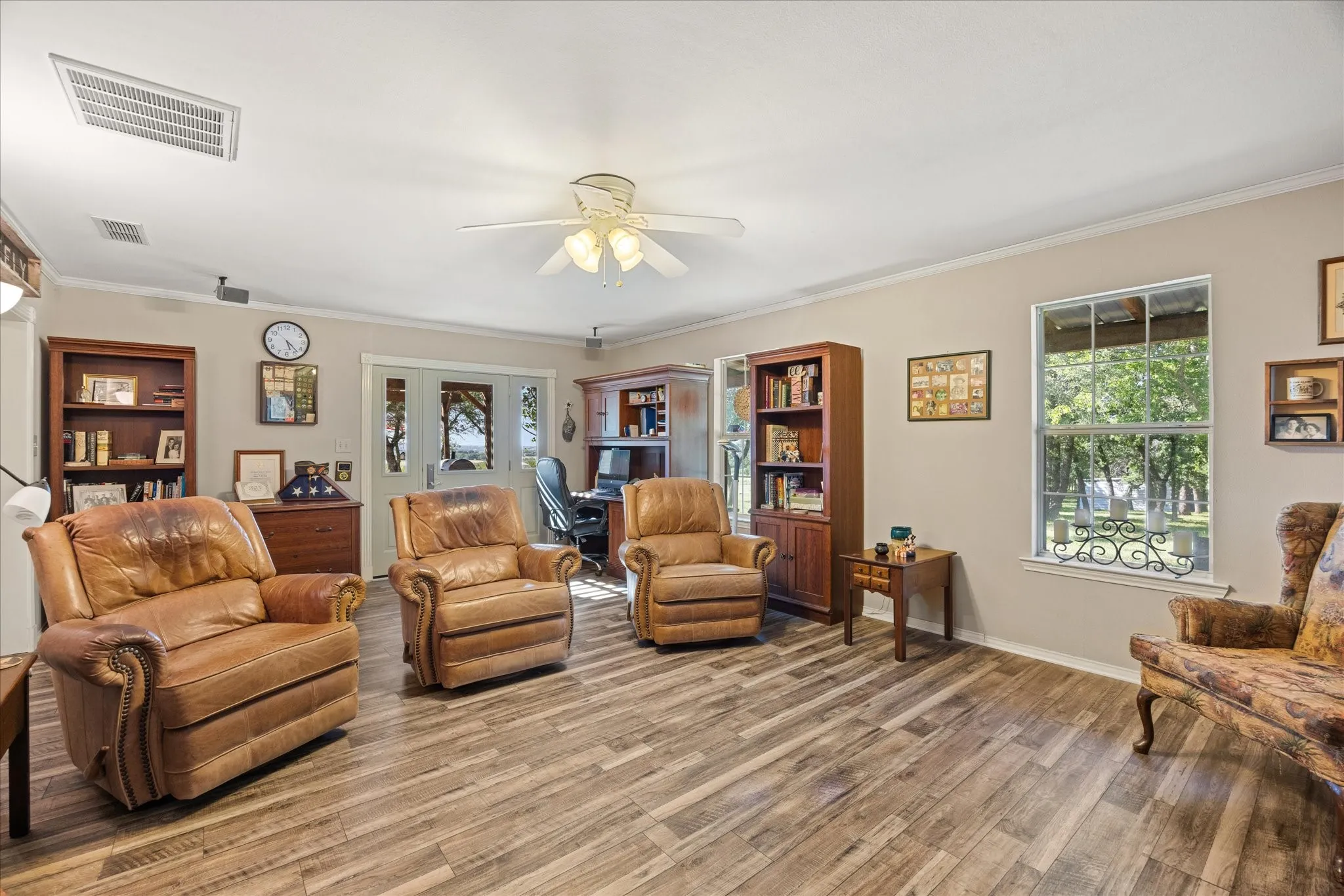 Single Family Residence For Sale in Hood County , 15403 Mule Branch Court, Lipan, Texas 76462, 3 Bedroom, 2 Bathroom, 3 Garage spaces, 1,836 Sqft, built in 1995, mls#21306356, Real Estate Agent in Lipan, Homes For Sale in Hood county, Homes For Sale in Lipan, Realtor in Lipan Texas, Real Estate Brokerage Independent Realty Texas, Luminita Cordes Realtor