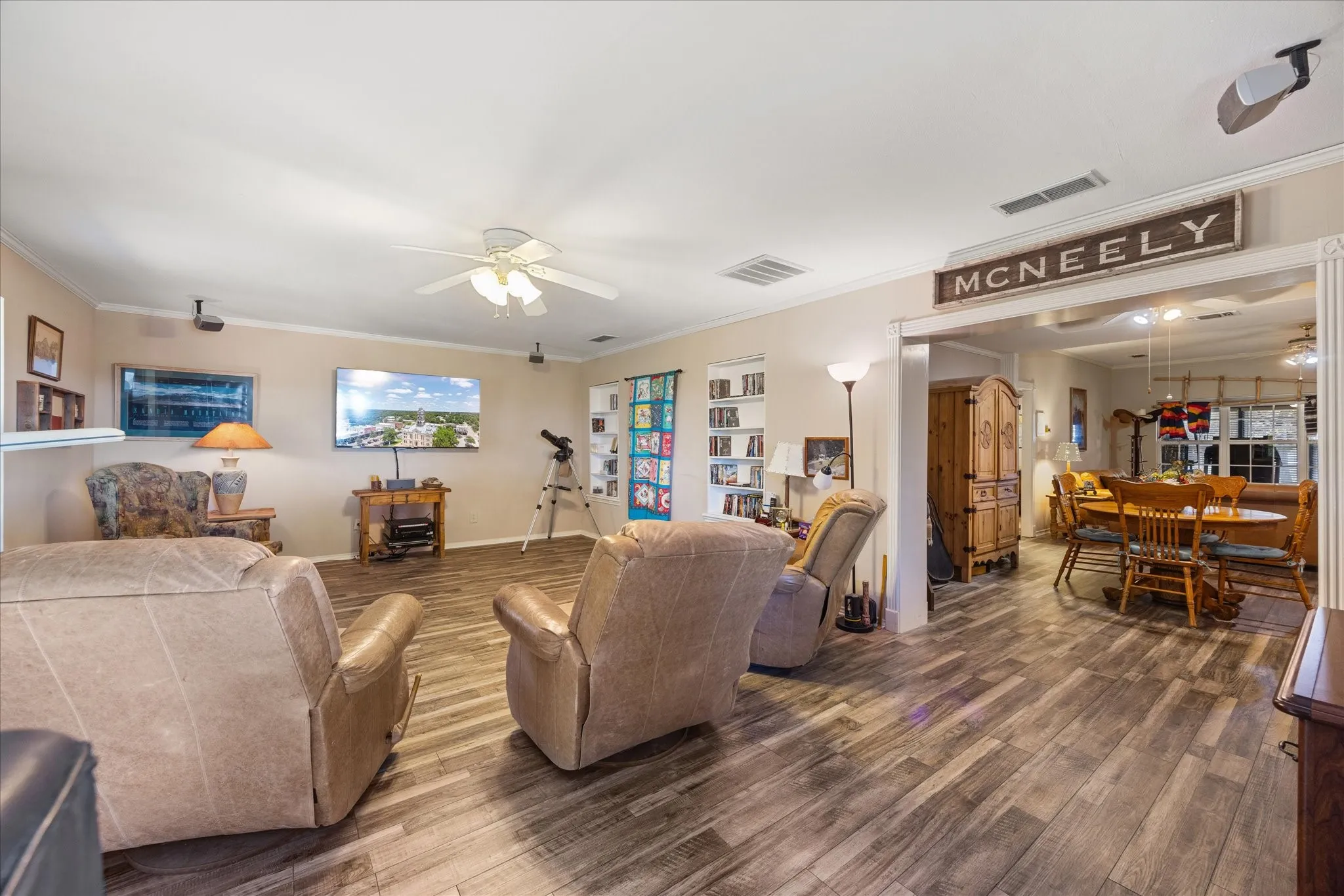 Single Family Residence For Sale in Hood County , 15403 Mule Branch Court, Lipan, Texas 76462, 3 Bedroom, 2 Bathroom, 3 Garage spaces, 1,836 Sqft, built in 1995, mls#21306356, Real Estate Agent in Lipan, Homes For Sale in Hood county, Homes For Sale in Lipan, Realtor in Lipan Texas, Real Estate Brokerage Independent Realty Texas, Luminita Cordes Realtor