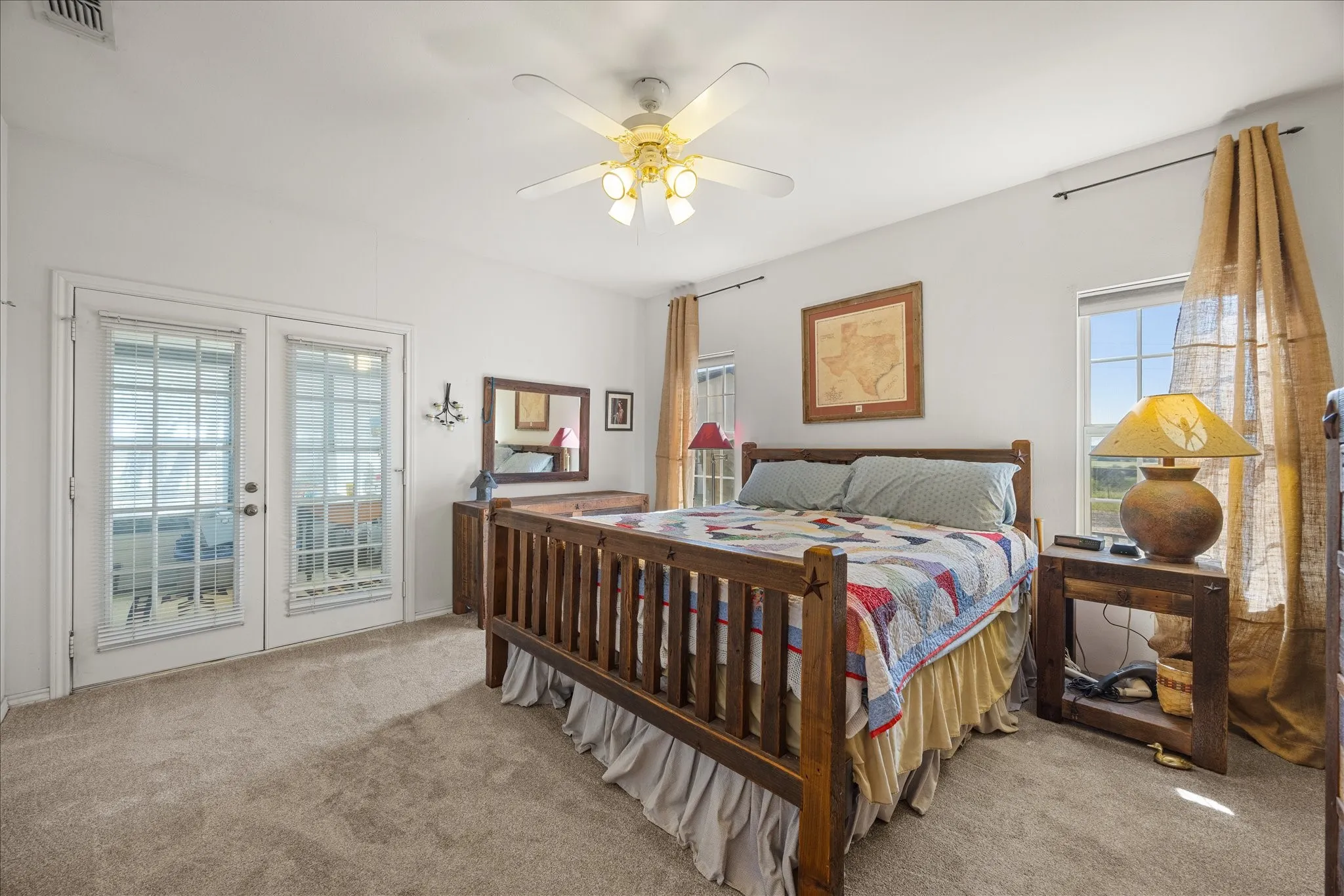Single Family Residence For Sale in Hood County , 15403 Mule Branch Court, Lipan, Texas 76462, 3 Bedroom, 2 Bathroom, 3 Garage spaces, 1,836 Sqft, built in 1995, mls#21306356, Real Estate Agent in Lipan, Homes For Sale in Hood county, Homes For Sale in Lipan, Realtor in Lipan Texas, Real Estate Brokerage Independent Realty Texas, Luminita Cordes Realtor