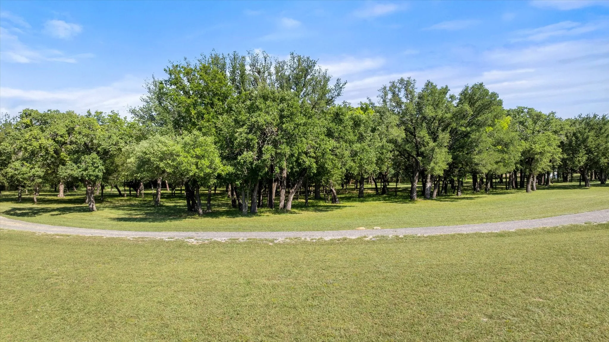 Single Family Residence For Sale in Hood County , 15403 Mule Branch Court, Lipan, Texas 76462, 3 Bedroom, 2 Bathroom, 3 Garage spaces, 1,836 Sqft, built in 1995, mls#21306356, Real Estate Agent in Lipan, Homes For Sale in Hood county, Homes For Sale in Lipan, Realtor in Lipan Texas, Real Estate Brokerage Independent Realty Texas, Luminita Cordes Realtor