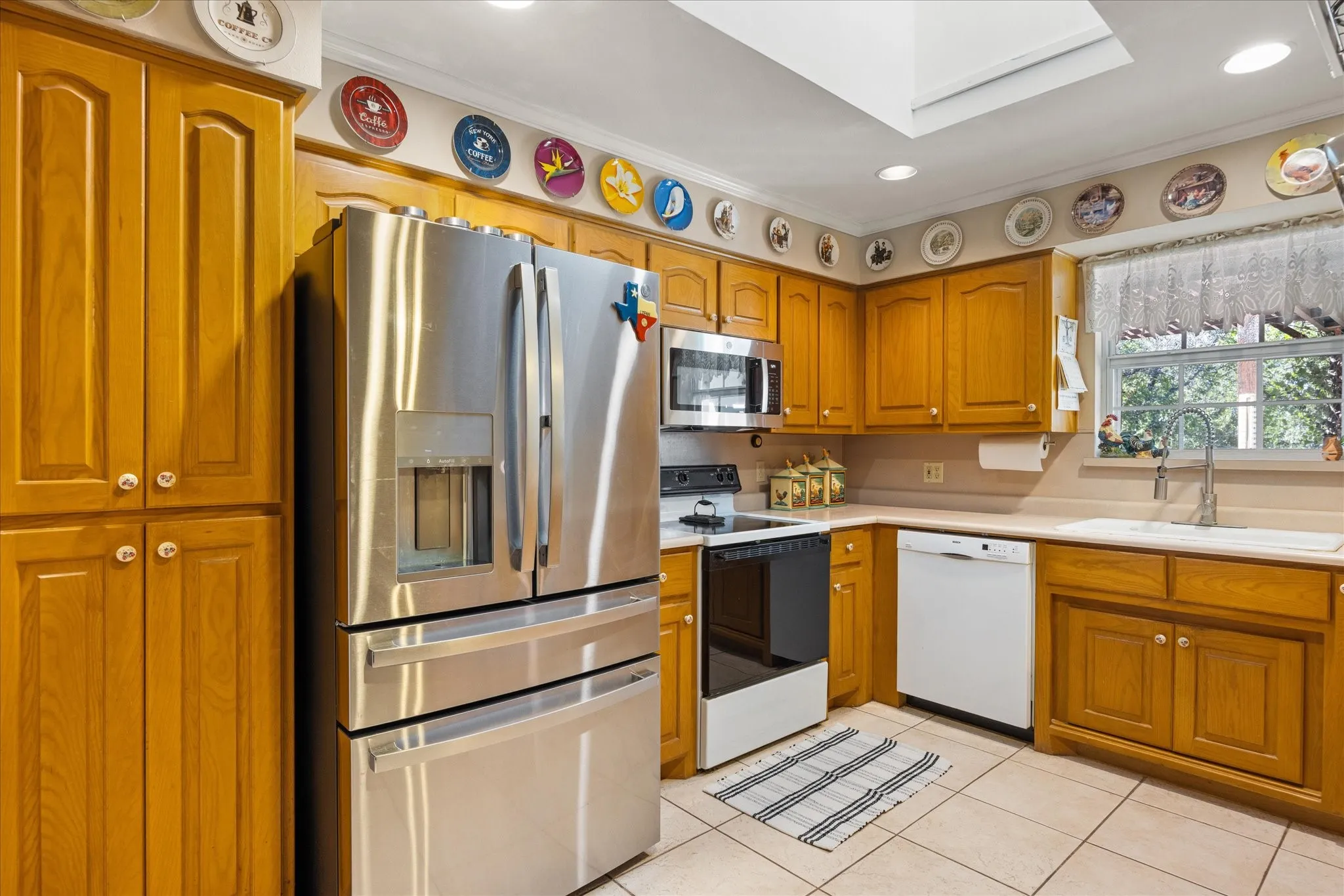 Single Family Residence For Sale in Hood County , 15403 Mule Branch Court, Lipan, Texas 76462, 3 Bedroom, 2 Bathroom, 3 Garage spaces, 1,836 Sqft, built in 1995, mls#21306356, Real Estate Agent in Lipan, Homes For Sale in Hood county, Homes For Sale in Lipan, Realtor in Lipan Texas, Real Estate Brokerage Independent Realty Texas, Luminita Cordes Realtor