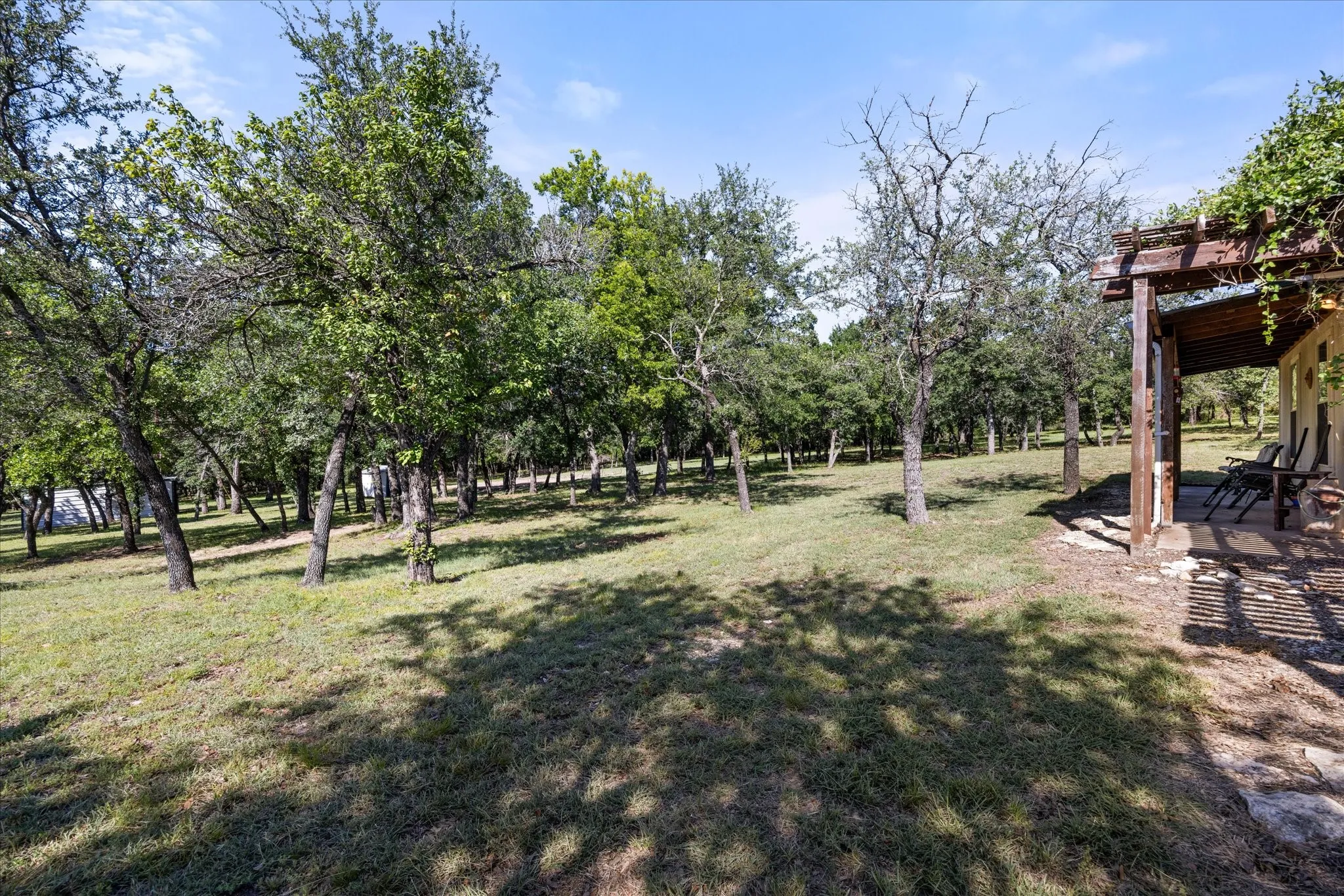Single Family Residence For Sale in Hood County , 15403 Mule Branch Court, Lipan, Texas 76462, 3 Bedroom, 2 Bathroom, 3 Garage spaces, 1,836 Sqft, built in 1995, mls#21306356, Real Estate Agent in Lipan, Homes For Sale in Hood county, Homes For Sale in Lipan, Realtor in Lipan Texas, Real Estate Brokerage Independent Realty Texas, Luminita Cordes Realtor