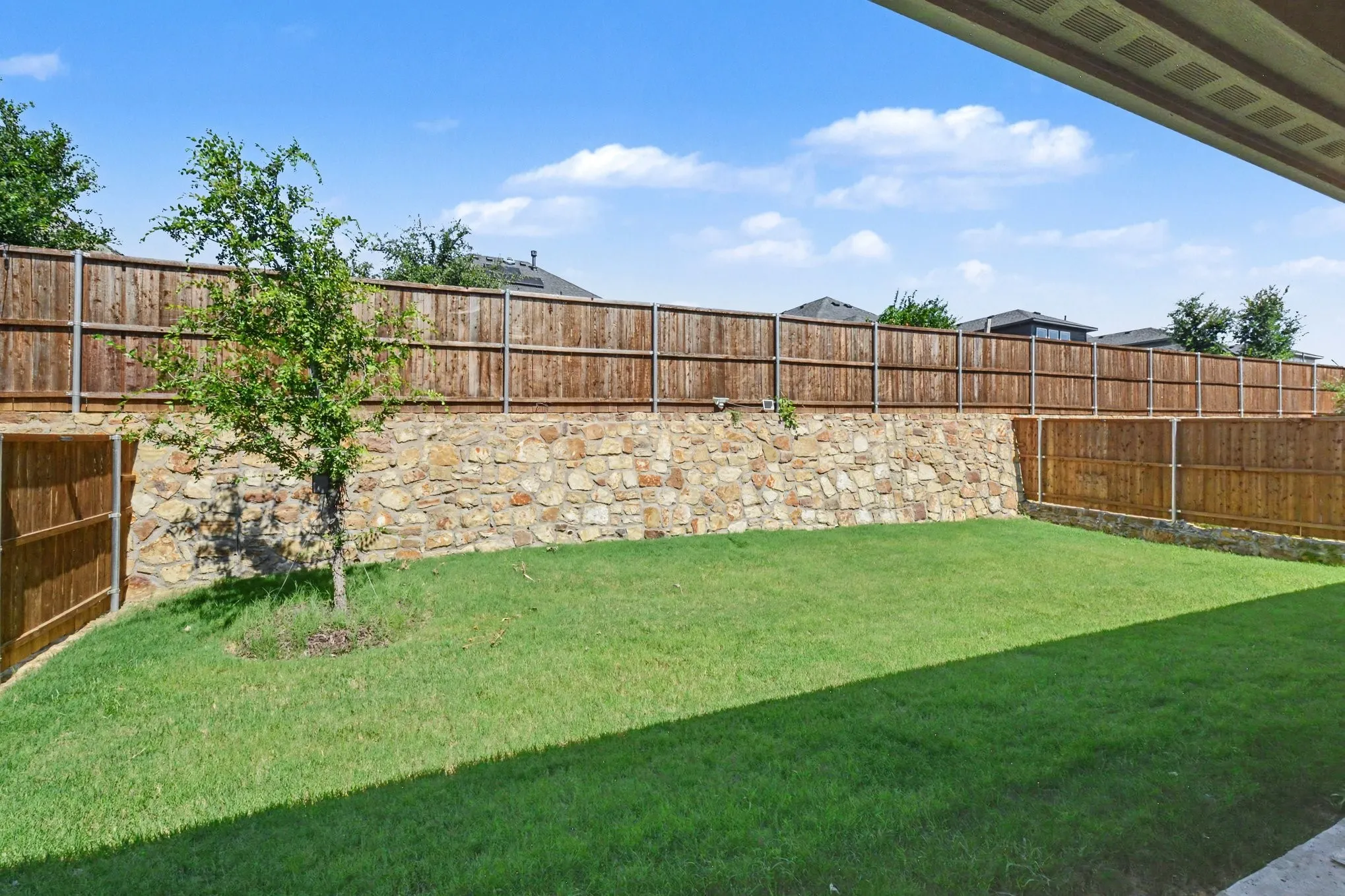 Single Family Residence For Sale in Denton County , 113 Lakeview Drive, Oak Point, Texas 75068, 4 Bedroom, 3 Bathroom, 2 Garage spaces, 2,278 Sqft, built in 2023, mls#21302290, Real Estate Agent in Oak Point, Homes For Sale in Denton county, Homes For Sale in Oak Point, Realtor in Oak Point Texas, Real Estate Brokerage Independent Realty Texas, Luminita Cordes Realtor