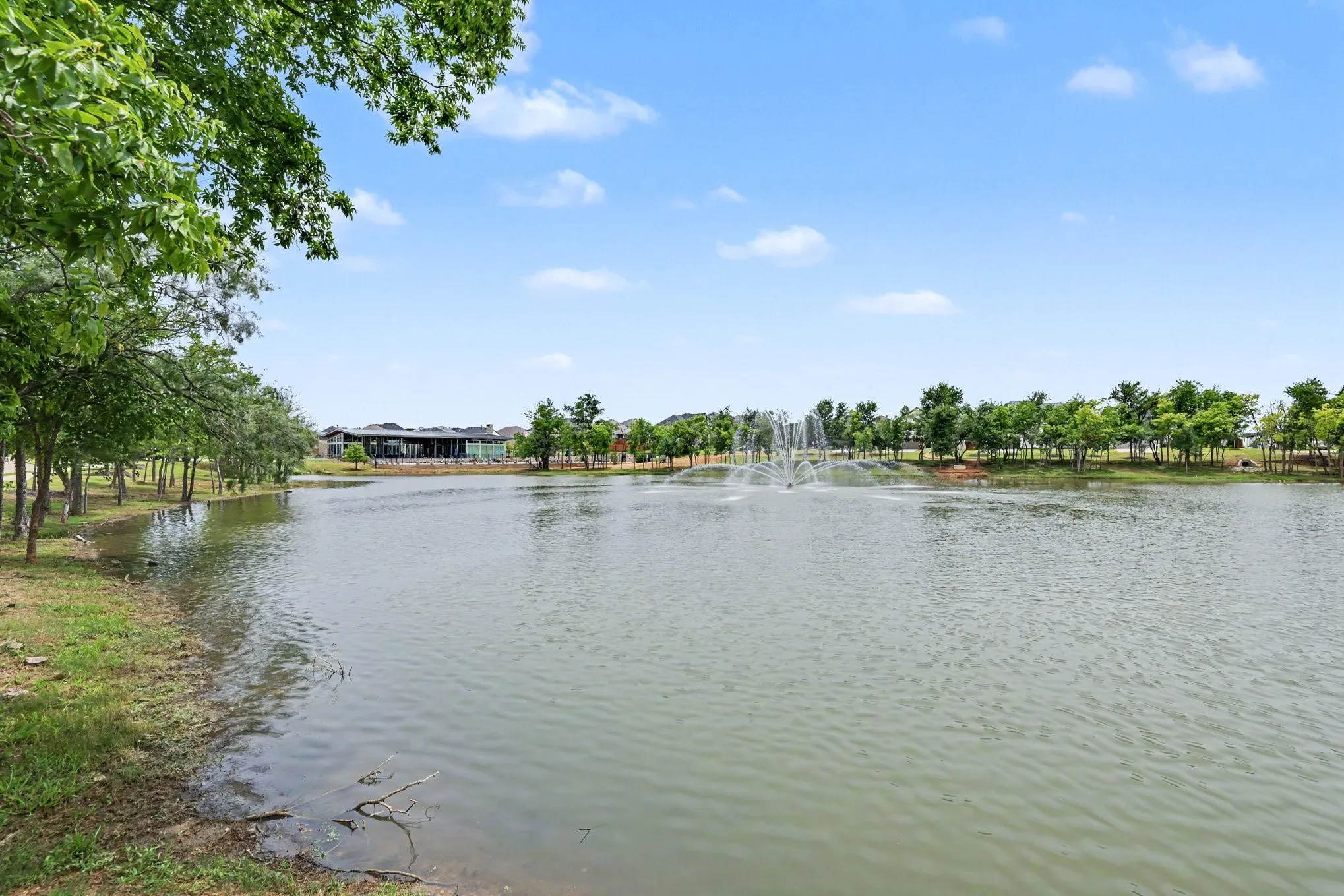 Single Family Residence For Sale in Denton County , 113 Lakeview Drive, Oak Point, Texas 75068, 4 Bedroom, 3 Bathroom, 2 Garage spaces, 2,278 Sqft, built in 2023, mls#21302290, Real Estate Agent in Oak Point, Homes For Sale in Denton county, Homes For Sale in Oak Point, Realtor in Oak Point Texas, Real Estate Brokerage Independent Realty Texas, Luminita Cordes Realtor