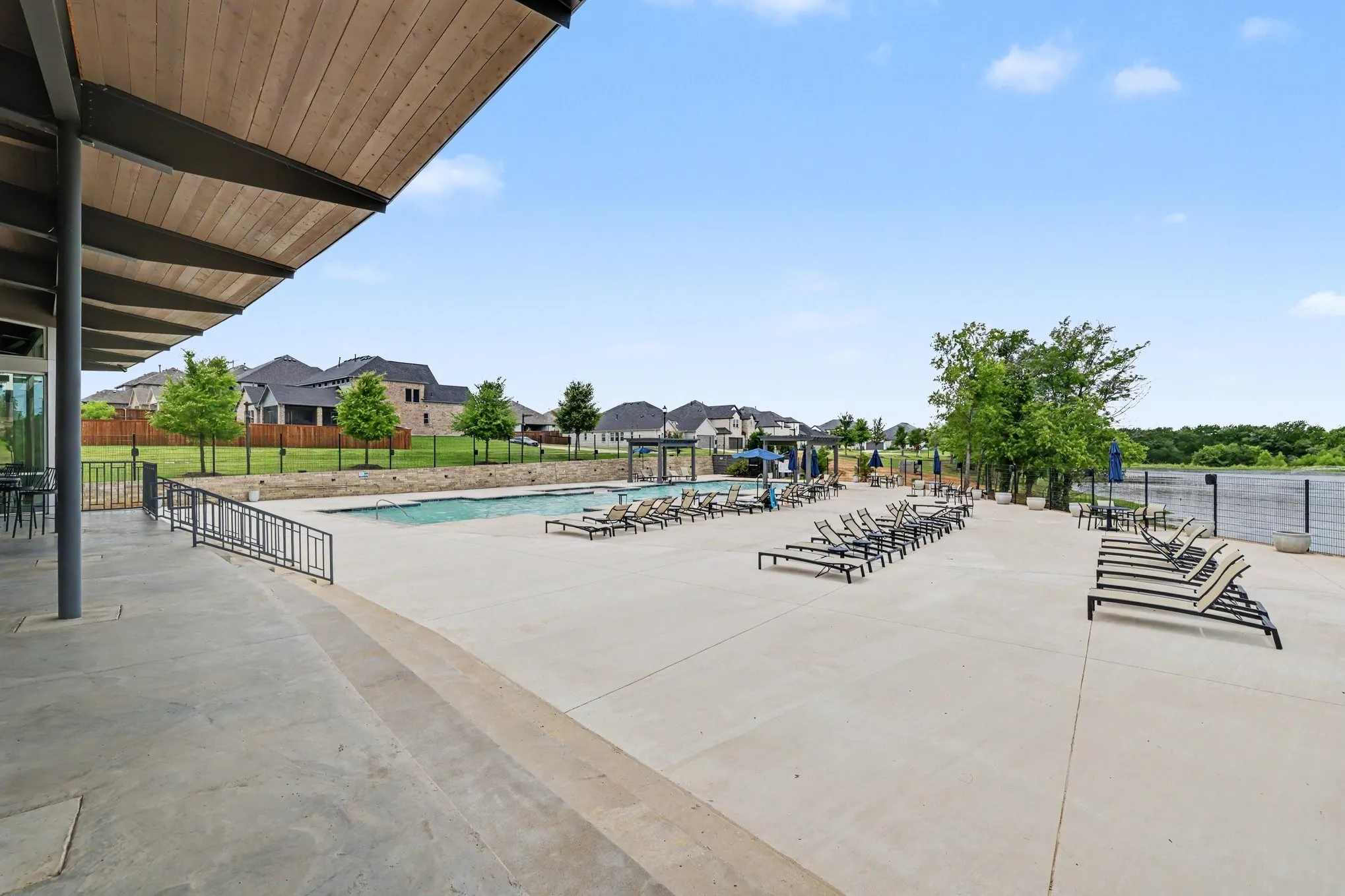 Single Family Residence For Sale in Denton County , 113 Lakeview Drive, Oak Point, Texas 75068, 4 Bedroom, 3 Bathroom, 2 Garage spaces, 2,278 Sqft, built in 2023, mls#21302290, Real Estate Agent in Oak Point, Homes For Sale in Denton county, Homes For Sale in Oak Point, Realtor in Oak Point Texas, Real Estate Brokerage Independent Realty Texas, Luminita Cordes Realtor