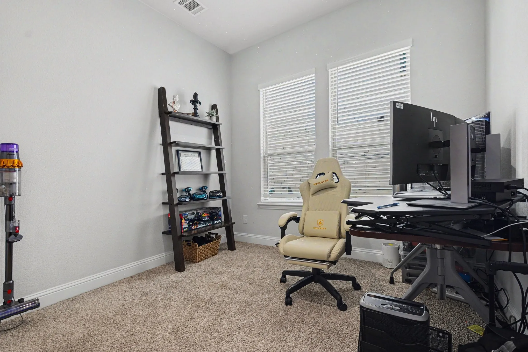 Single Family Residence For Sale in Denton County , 113 Lakeview Drive, Oak Point, Texas 75068, 4 Bedroom, 3 Bathroom, 2 Garage spaces, 2,278 Sqft, built in 2023, mls#21302290, Real Estate Agent in Oak Point, Homes For Sale in Denton county, Homes For Sale in Oak Point, Realtor in Oak Point Texas, Real Estate Brokerage Independent Realty Texas, Luminita Cordes Realtor