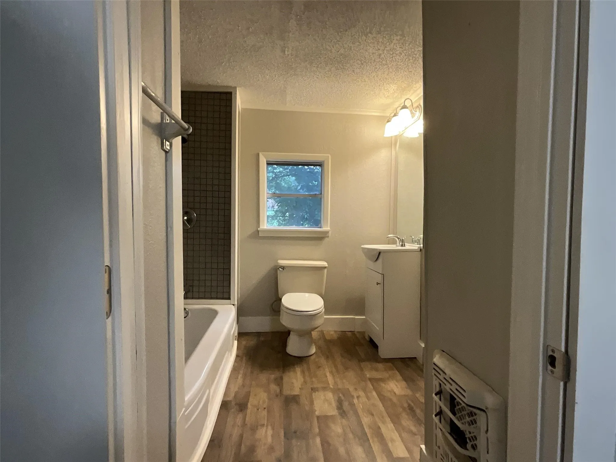 Duplex For Rent in Van Zandt County , 560 Athens Street 580, Canton, Texas 75103, 2 Bedroom, 1 Bathroom, Garage spaces, 1,612 Sqft, built in 1961, mls#21306655, Real Estate Agent in Canton, Homes For Rent in Van Zandt county, Homes For Rent in Canton, Realtor in Canton Texas, Real Estate Brokerage Independent Realty Texas, Luminita Cordes Realtor