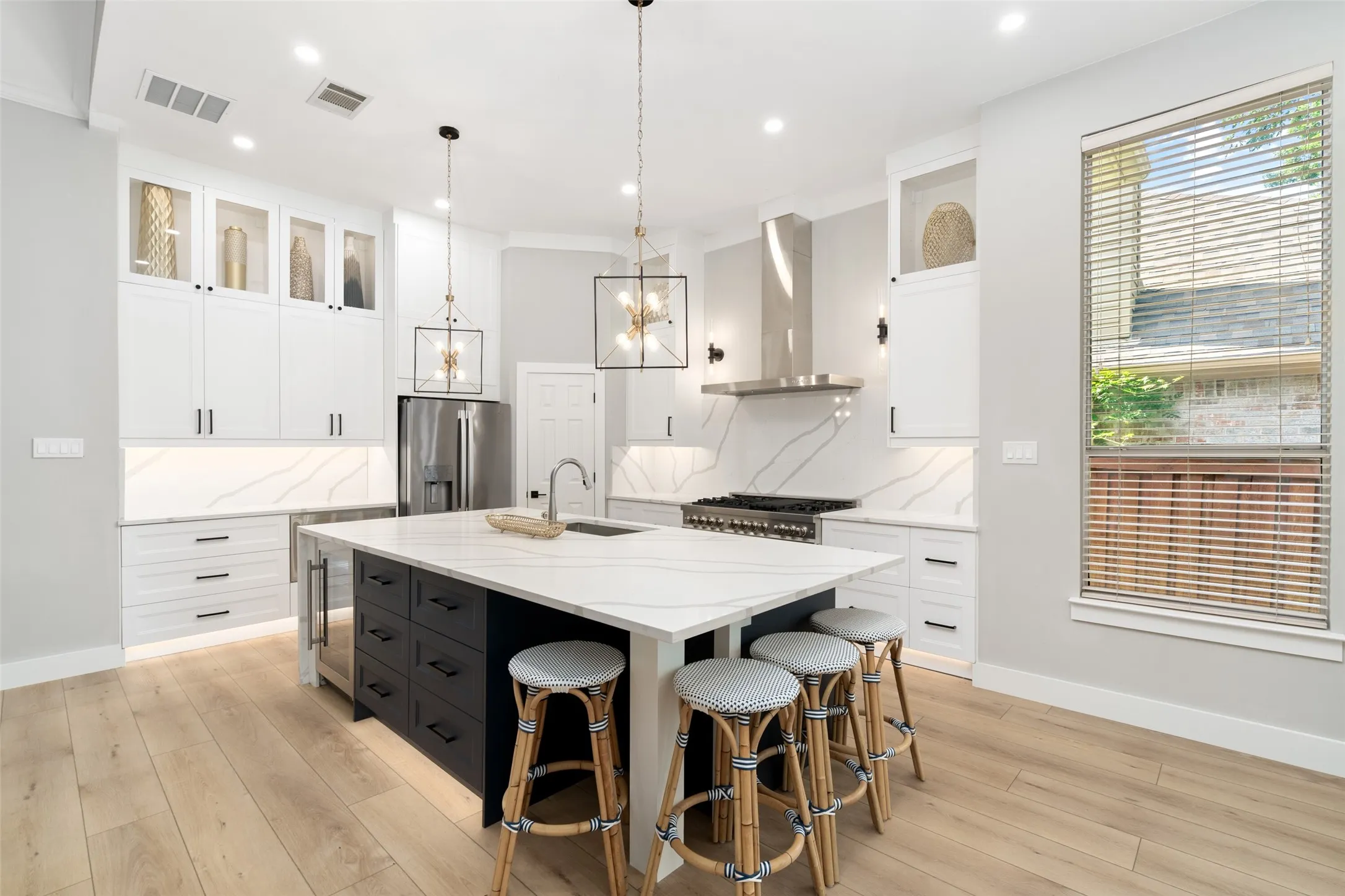 Single Family Residence For Sale in Collin County , 905 Rolling Meadows Court, Allen, Texas 75013, 4 Bedroom, 3 Bathroom, Garage spaces, 2,584 Sqft, built in 1994, mls#21303356, Real Estate Agent in Allen, Homes For Sale in Collin county, Homes For Sale in Allen, Realtor in Allen Texas, Real Estate Brokerage Independent Realty Texas, Luminita Cordes Realtor