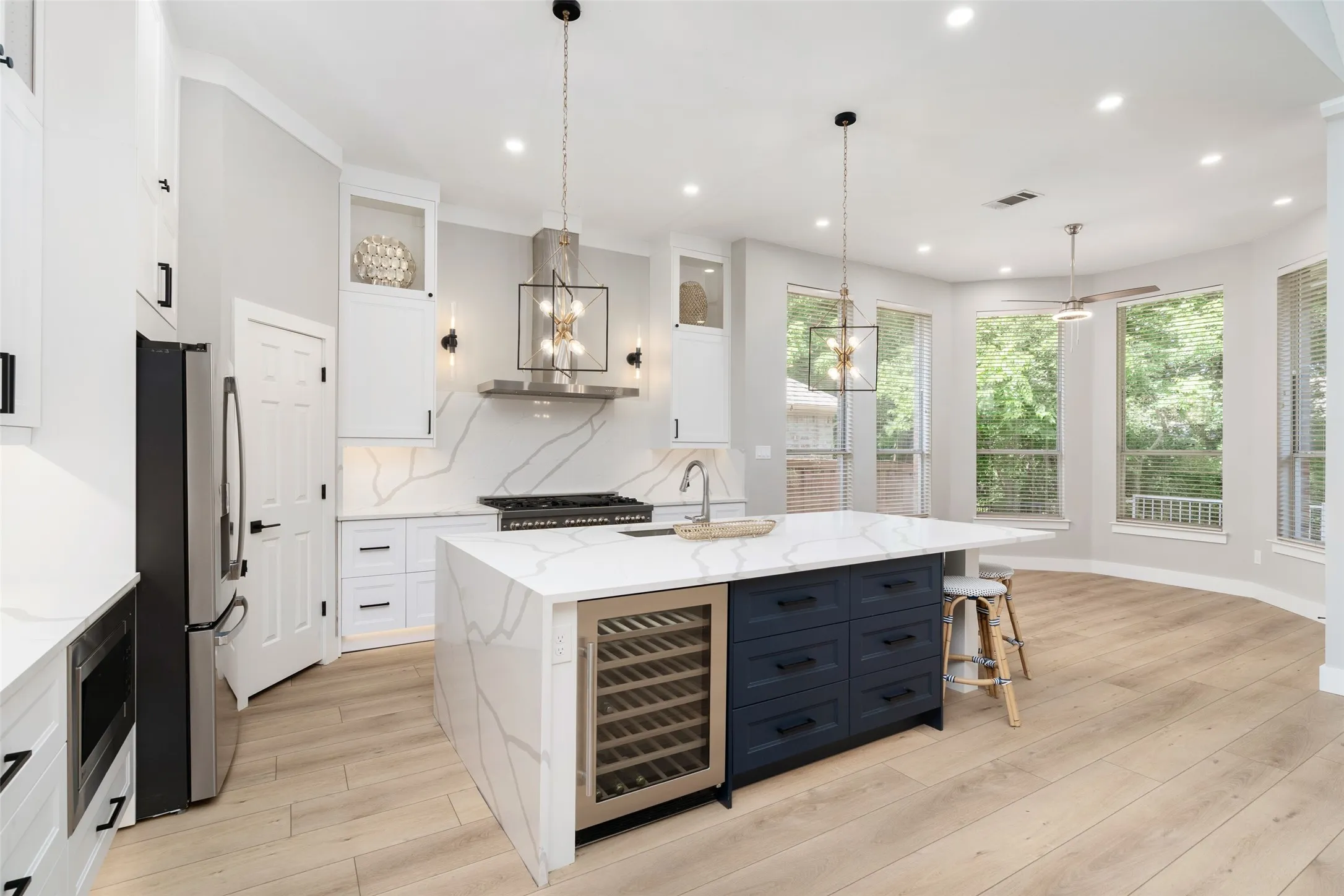 Single Family Residence For Sale in Collin County , 905 Rolling Meadows Court, Allen, Texas 75013, 4 Bedroom, 3 Bathroom, Garage spaces, 2,584 Sqft, built in 1994, mls#21303356, Real Estate Agent in Allen, Homes For Sale in Collin county, Homes For Sale in Allen, Realtor in Allen Texas, Real Estate Brokerage Independent Realty Texas, Luminita Cordes Realtor