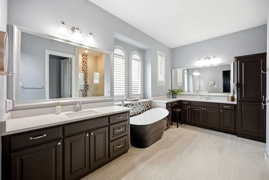 Single Family Residence For Sale in Collin County , 7500 River Park Drive, Mc Kinney, Texas 75071, 4 Bedroom, 5 Bathroom, 3 Garage spaces, 4,083 Sqft, built in 2018, mls#21302778, Real Estate Agent in Mc Kinney, Homes For Sale in Collin county, Homes For Sale in Mc Kinney, Realtor in Mc Kinney Texas, Real Estate Brokerage Independent Realty Texas, Luminita Cordes Realtor