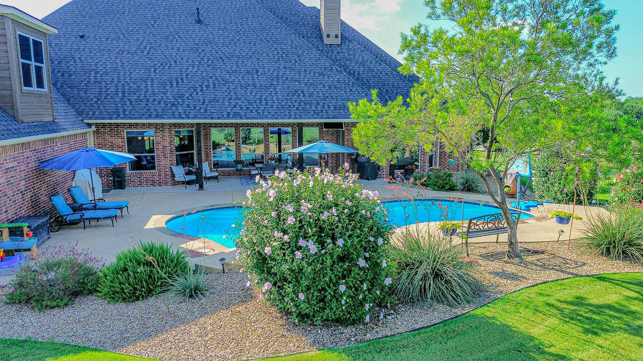 Single Family Residence For Sale in Parker County , 903 S Savage Creek Lane, Weatherford, Texas 76087, 4 Bedrooms, 5 Bathrooms, 4 Garage spaces, 4,890 Sqft, built in 2013, Price $1,095,000, mls#21298981, Real Estate Agent in Weatherford, Homes For Sale in Parker county, Homes For Sale in Weatherford, Realtor in Weatherford Texas, Real Estate Brokerage Independent Realty Texas, Luminita Cordes Realtor