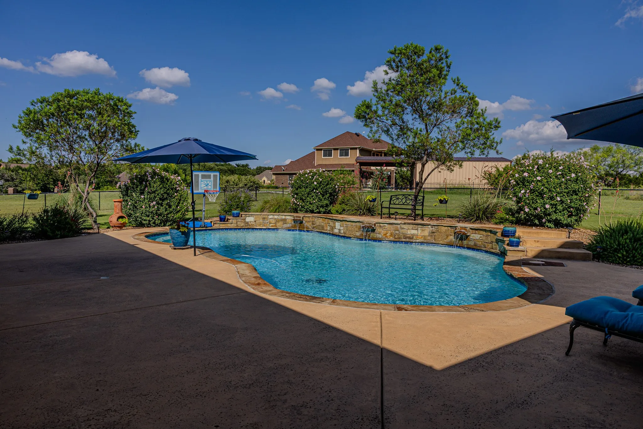 Single Family Residence For Sale in Parker County , 903 S Savage Creek Lane, Weatherford, Texas 76087, 4 Bedrooms, 5 Bathrooms, 4 Garage spaces, 4,890 Sqft, built in 2013, Price $1,095,000, mls#21298981, Real Estate Agent in Weatherford, Homes For Sale in Parker county, Homes For Sale in Weatherford, Realtor in Weatherford Texas, Real Estate Brokerage Independent Realty Texas, Luminita Cordes Realtor