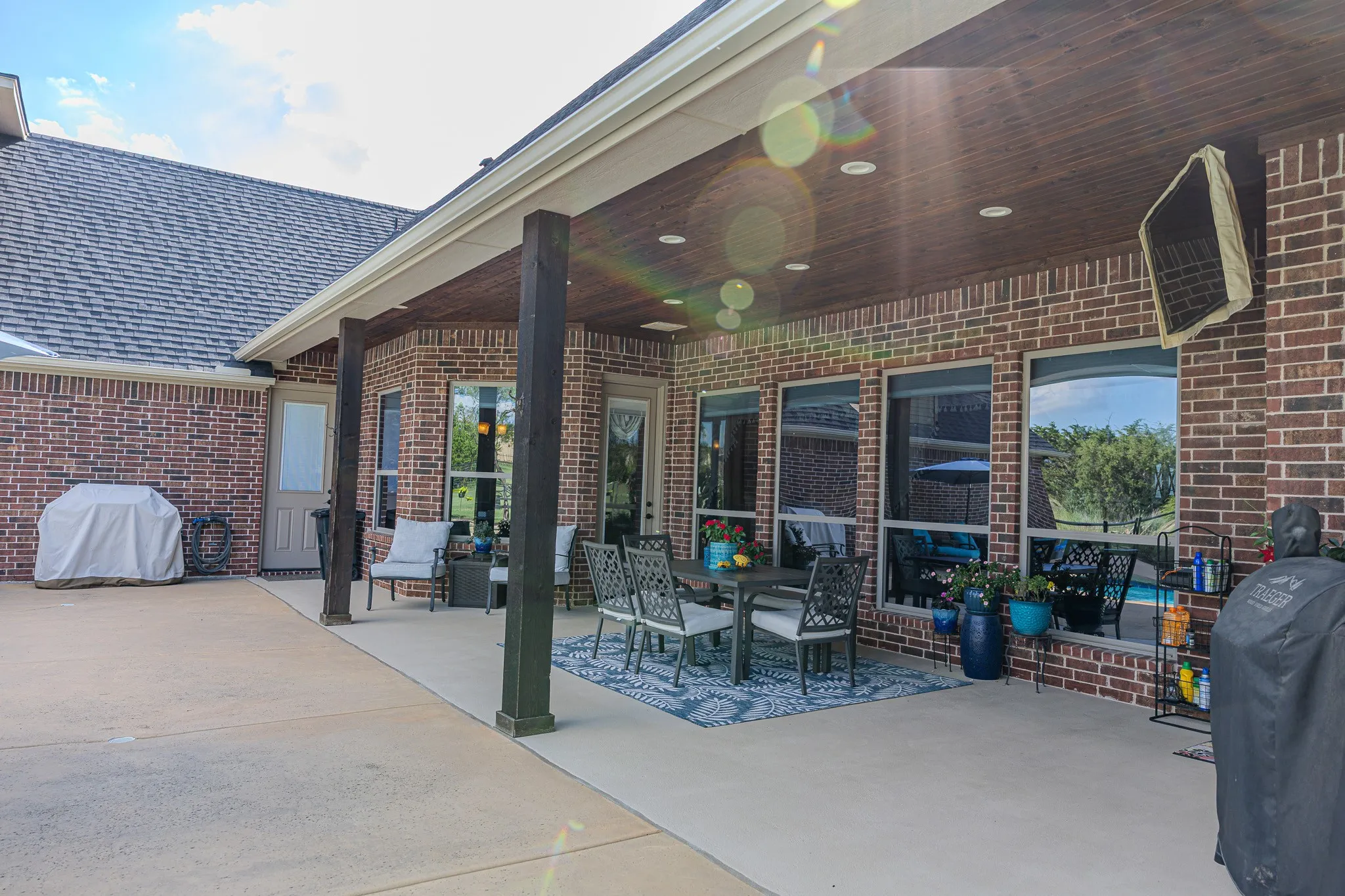 Single Family Residence For Sale in Parker County , 903 S Savage Creek Lane, Weatherford, Texas 76087, 4 Bedrooms, 5 Bathrooms, 4 Garage spaces, 4,890 Sqft, built in 2013, Price $1,095,000, mls#21298981, Real Estate Agent in Weatherford, Homes For Sale in Parker county, Homes For Sale in Weatherford, Realtor in Weatherford Texas, Real Estate Brokerage Independent Realty Texas, Luminita Cordes Realtor