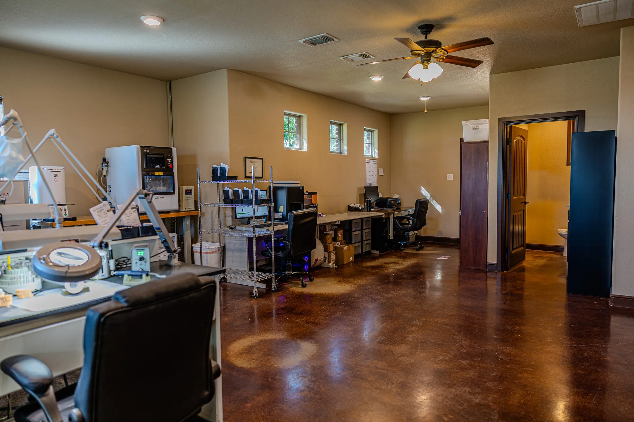 Single Family Residence For Sale in Parker County , 903 S Savage Creek Lane, Weatherford, Texas 76087, 4 Bedrooms, 5 Bathrooms, 4 Garage spaces, 4,890 Sqft, built in 2013, Price $1,095,000, mls#21298981, Real Estate Agent in Weatherford, Homes For Sale in Parker county, Homes For Sale in Weatherford, Realtor in Weatherford Texas, Real Estate Brokerage Independent Realty Texas, Luminita Cordes Realtor
