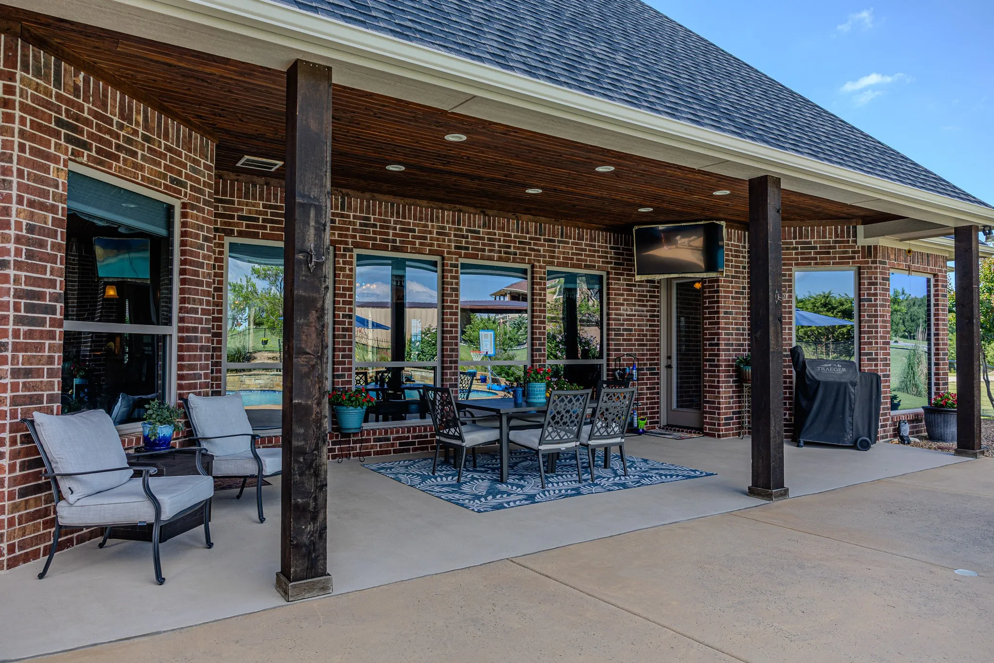 Single Family Residence For Sale in Parker County , 903 S Savage Creek Lane, Weatherford, Texas 76087, 4 Bedrooms, 5 Bathrooms, 4 Garage spaces, 4,890 Sqft, built in 2013, Price $1,095,000, mls#21298981, Real Estate Agent in Weatherford, Homes For Sale in Parker county, Homes For Sale in Weatherford, Realtor in Weatherford Texas, Real Estate Brokerage Independent Realty Texas, Luminita Cordes Realtor