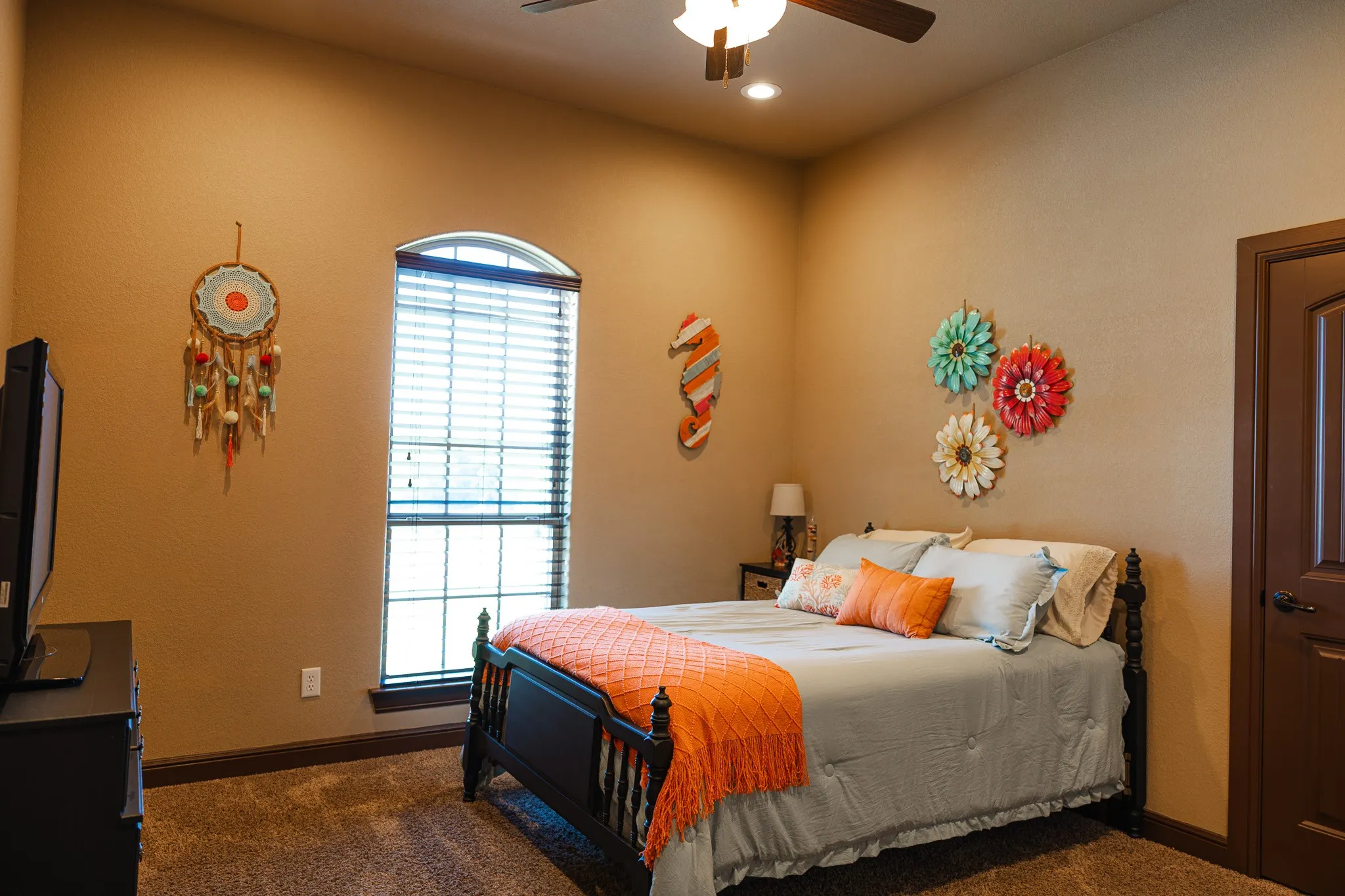 Single Family Residence For Sale in Parker County , 903 S Savage Creek Lane, Weatherford, Texas 76087, 4 Bedrooms, 5 Bathrooms, 4 Garage spaces, 4,890 Sqft, built in 2013, Price $1,095,000, mls#21298981, Real Estate Agent in Weatherford, Homes For Sale in Parker county, Homes For Sale in Weatherford, Realtor in Weatherford Texas, Real Estate Brokerage Independent Realty Texas, Luminita Cordes Realtor