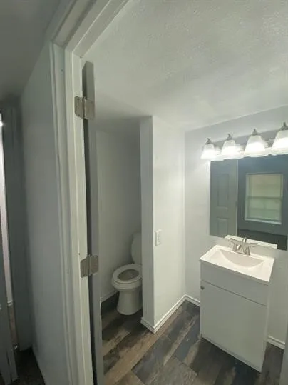 Single Family Residence For Rent in Henderson County , 410 Pleasure Land Road, Gun Barrel City, Texas 75156, 3 Bedroom, 3 Bathroom, Garage spaces, 2,144 Sqft, built in 1976, mls#21306679, Real Estate Agent in Gun Barrel City, Homes For Rent in Henderson county, Homes For Rent in Gun Barrel City, Realtor in Gun Barrel City Texas, Real Estate Brokerage Independent Realty Texas, Luminita Cordes Realtor