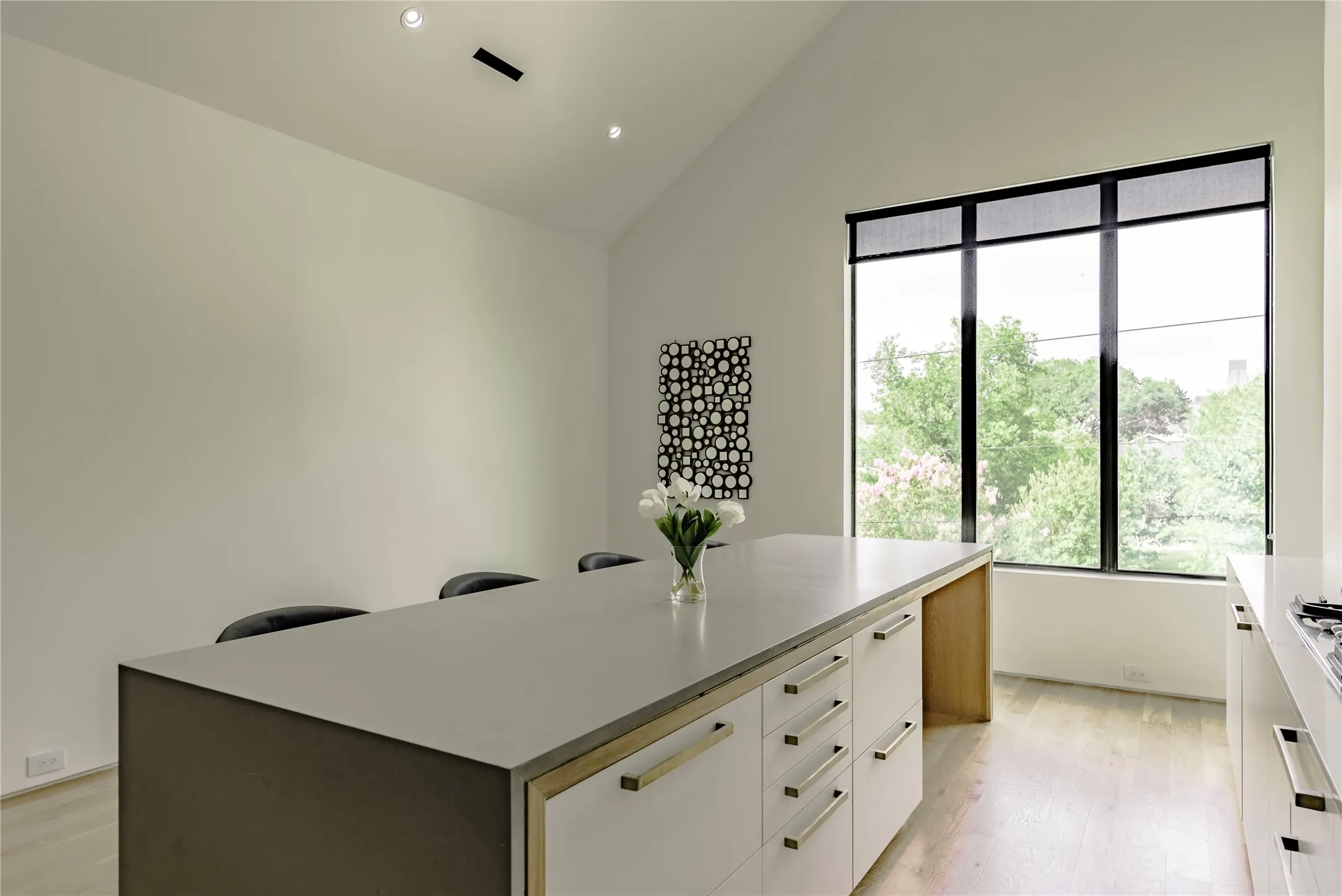 Townhouse For Sale in Dallas County , 1504 Burlew Street 101, Dallas, Texas 75204, 2 Bedrooms, 3 Bathrooms, 2 Garage spaces, 1,505 Sqft, built in 2017, Price $500,000, mls#21306694, Real Estate Agent in Dallas, Homes For Sale in Dallas county, Homes For Sale in Dallas, Realtor in Dallas Texas, Real Estate Brokerage Independent Realty Texas, Luminita Cordes Realtor