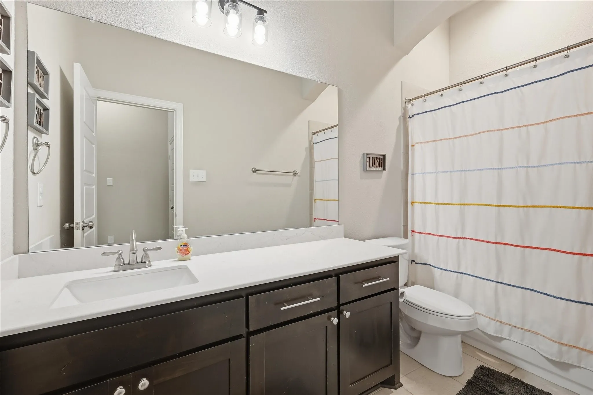 Single Family Residence For Sale in Ellis County , 4013 Orchard Park Lane, Midlothian, Texas 76065, 4 Bedroom, 2 Bathroom, 2 Garage spaces, 2,327 Sqft, built in 2017, mls#21306581, Real Estate Agent in Midlothian, Homes For Sale in Ellis county, Homes For Sale in Midlothian, Realtor in Midlothian Texas, Real Estate Brokerage Independent Realty Texas, Luminita Cordes Realtor