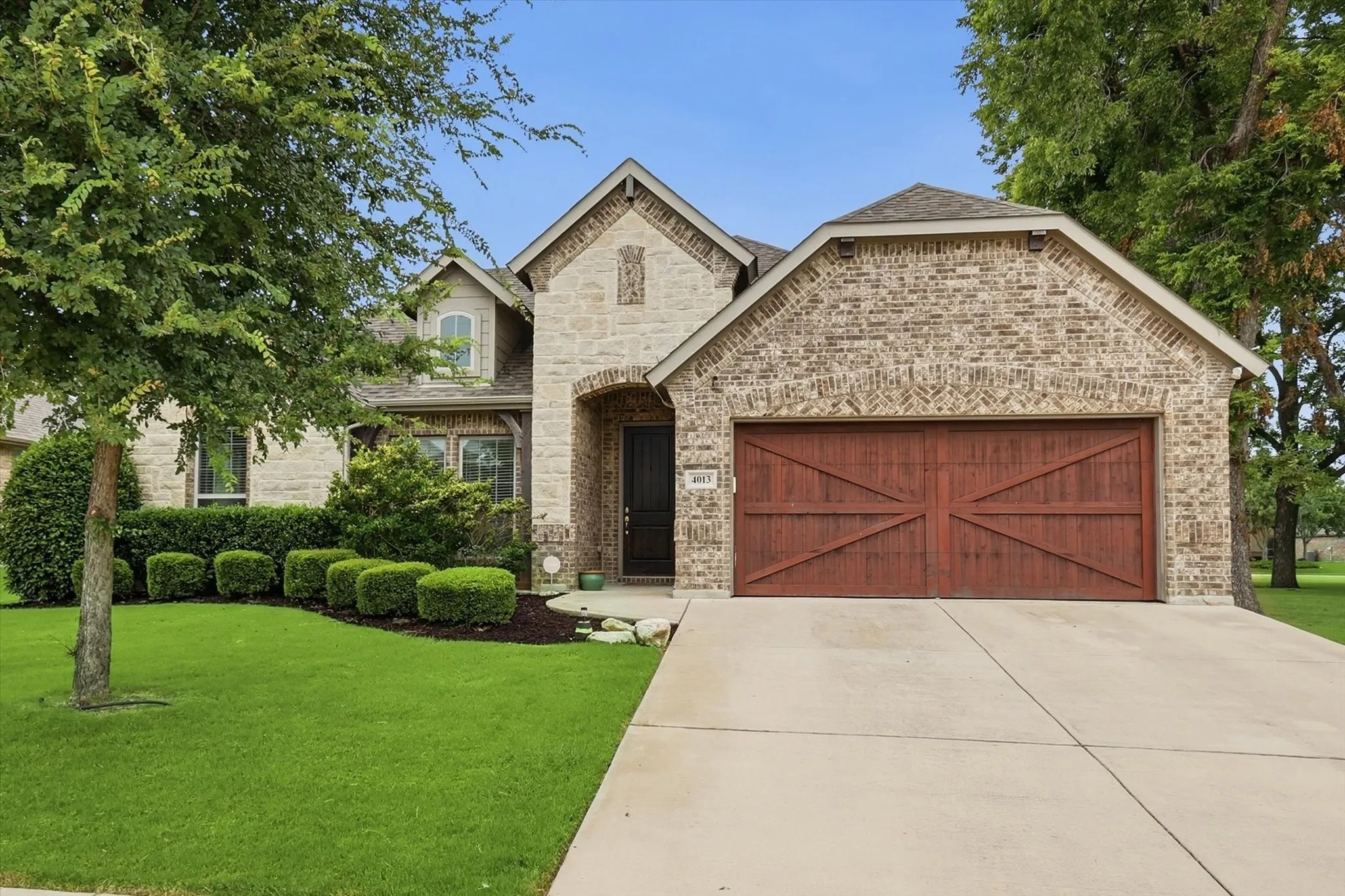 Single Family Residence For Sale in Ellis County , 4013 Orchard Park Lane, Midlothian, Texas 76065, 4 Bedroom, 2 Bathroom, 2 Garage spaces, 2,327 Sqft, built in 2017, mls#21306581, Real Estate Agent in Midlothian, Homes For Sale in Ellis county, Homes For Sale in Midlothian, Realtor in Midlothian Texas, Real Estate Brokerage Independent Realty Texas, Luminita Cordes Realtor