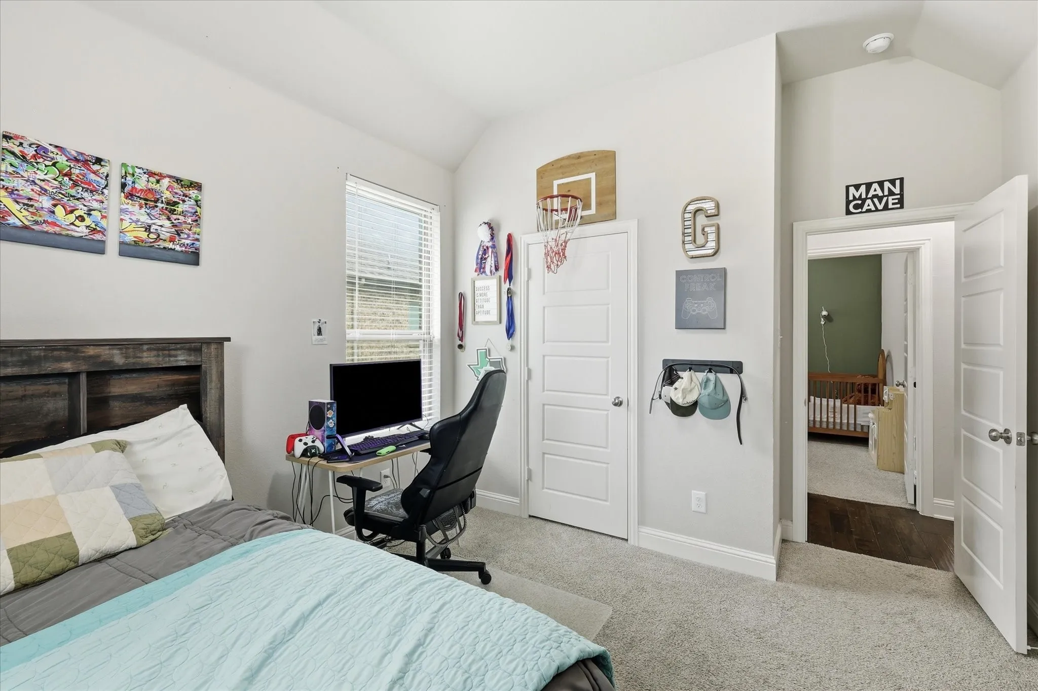 Single Family Residence For Sale in Ellis County , 4013 Orchard Park Lane, Midlothian, Texas 76065, 4 Bedroom, 2 Bathroom, 2 Garage spaces, 2,327 Sqft, built in 2017, mls#21306581, Real Estate Agent in Midlothian, Homes For Sale in Ellis county, Homes For Sale in Midlothian, Realtor in Midlothian Texas, Real Estate Brokerage Independent Realty Texas, Luminita Cordes Realtor