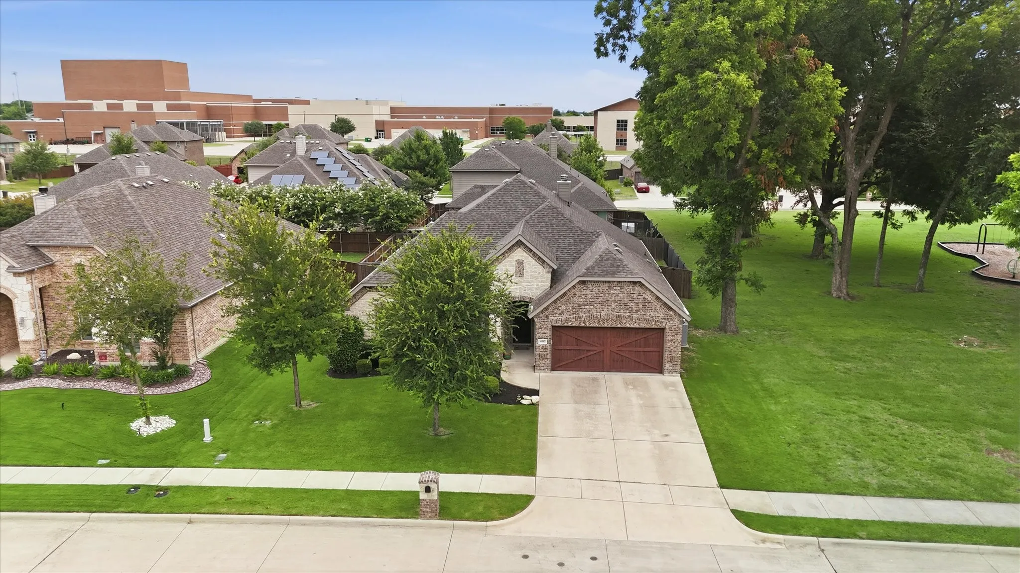 Single Family Residence For Sale in Ellis County , 4013 Orchard Park Lane, Midlothian, Texas 76065, 4 Bedroom, 2 Bathroom, 2 Garage spaces, 2,327 Sqft, built in 2017, mls#21306581, Real Estate Agent in Midlothian, Homes For Sale in Ellis county, Homes For Sale in Midlothian, Realtor in Midlothian Texas, Real Estate Brokerage Independent Realty Texas, Luminita Cordes Realtor
