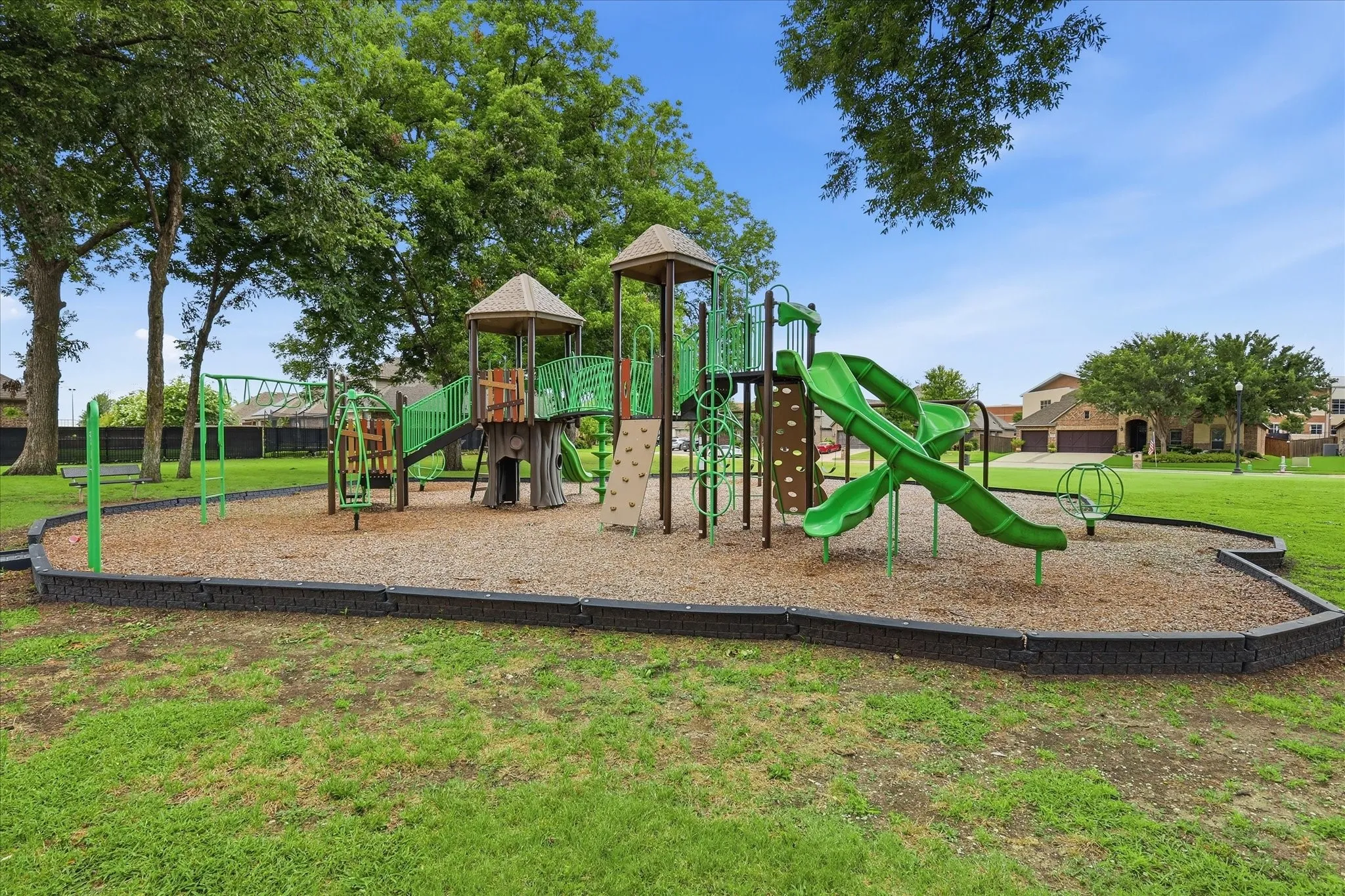 Single Family Residence For Sale in Ellis County , 4013 Orchard Park Lane, Midlothian, Texas 76065, 4 Bedroom, 2 Bathroom, 2 Garage spaces, 2,327 Sqft, built in 2017, mls#21306581, Real Estate Agent in Midlothian, Homes For Sale in Ellis county, Homes For Sale in Midlothian, Realtor in Midlothian Texas, Real Estate Brokerage Independent Realty Texas, Luminita Cordes Realtor