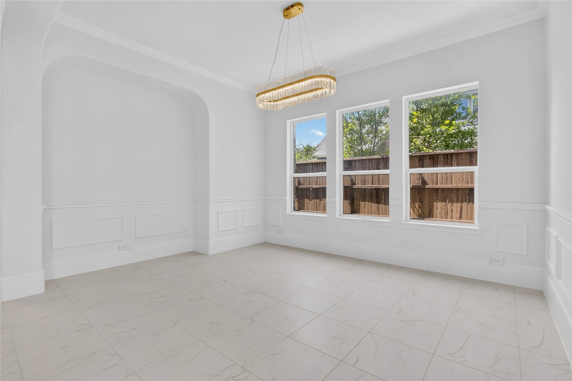 Single Family Residence For Sale in Collin County , 5968 Louis Lane, Frisco, Texas 75035, 6 Bedroom, 6 Bathroom, 3 Garage spaces, 4,780 Sqft, built in 2014, mls#21306484, Real Estate Agent in Frisco, Homes For Sale in Collin county, Homes For Sale in Frisco, Realtor in Frisco Texas, Real Estate Brokerage Independent Realty Texas, Luminita Cordes Realtor