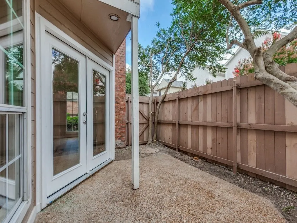 Condominium For Sale in Collin County , 17910 Windflower Way 2302, Dallas, Texas 75252, 3 Bedroom, 3 Bathroom, Garage spaces, 1,297 Sqft, built in 1985, mls#21306698, Real Estate Agent in Dallas, Homes For Sale in Collin county, Homes For Sale in Dallas, Realtor in Dallas Texas, Real Estate Brokerage Independent Realty Texas, Luminita Cordes Realtor