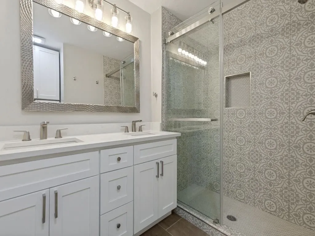 Condominium For Sale in Collin County , 17910 Windflower Way 2302, Dallas, Texas 75252, 3 Bedroom, 3 Bathroom, Garage spaces, 1,297 Sqft, built in 1985, mls#21306698, Real Estate Agent in Dallas, Homes For Sale in Collin county, Homes For Sale in Dallas, Realtor in Dallas Texas, Real Estate Brokerage Independent Realty Texas, Luminita Cordes Realtor