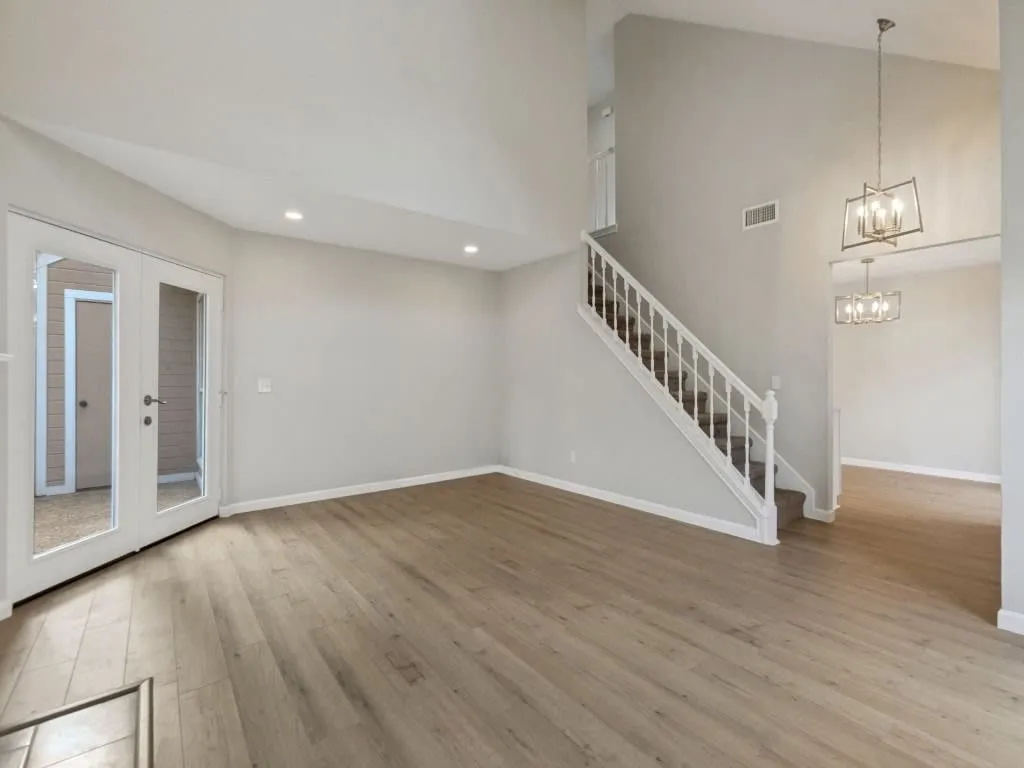Condominium For Sale in Collin County , 17910 Windflower Way 2302, Dallas, Texas 75252, 3 Bedroom, 3 Bathroom, Garage spaces, 1,297 Sqft, built in 1985, mls#21306698, Real Estate Agent in Dallas, Homes For Sale in Collin county, Homes For Sale in Dallas, Realtor in Dallas Texas, Real Estate Brokerage Independent Realty Texas, Luminita Cordes Realtor