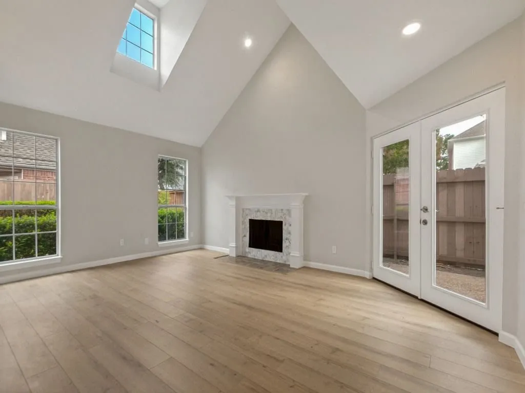 Condominium For Sale in Collin County , 17910 Windflower Way 2302, Dallas, Texas 75252, 3 Bedroom, 3 Bathroom, Garage spaces, 1,297 Sqft, built in 1985, mls#21306698, Real Estate Agent in Dallas, Homes For Sale in Collin county, Homes For Sale in Dallas, Realtor in Dallas Texas, Real Estate Brokerage Independent Realty Texas, Luminita Cordes Realtor