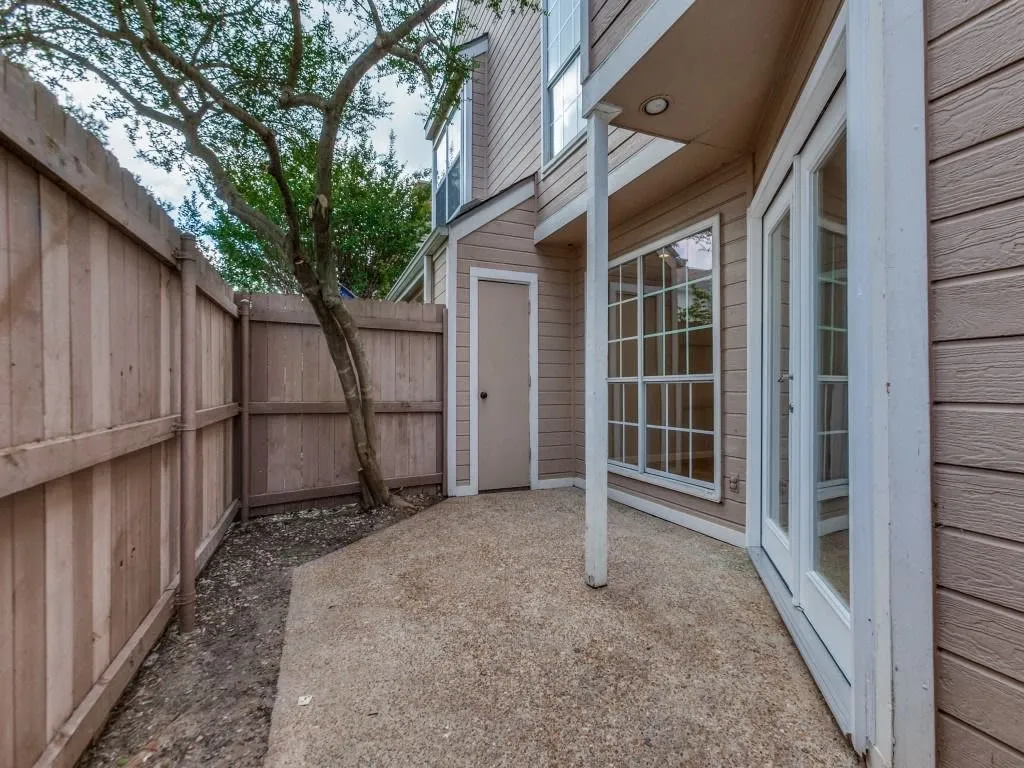 Condominium For Sale in Collin County , 17910 Windflower Way 2302, Dallas, Texas 75252, 3 Bedroom, 3 Bathroom, Garage spaces, 1,297 Sqft, built in 1985, mls#21306698, Real Estate Agent in Dallas, Homes For Sale in Collin county, Homes For Sale in Dallas, Realtor in Dallas Texas, Real Estate Brokerage Independent Realty Texas, Luminita Cordes Realtor