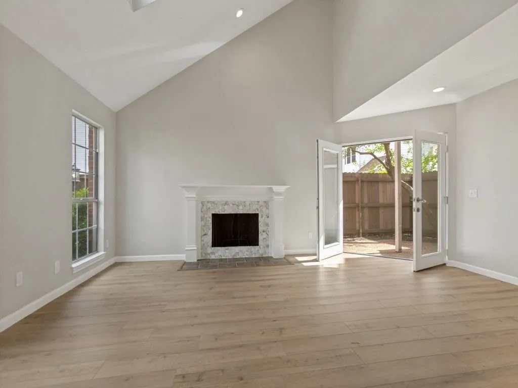 Condominium For Sale in Collin County , 17910 Windflower Way 2302, Dallas, Texas 75252, 3 Bedroom, 3 Bathroom, Garage spaces, 1,297 Sqft, built in 1985, mls#21306698, Real Estate Agent in Dallas, Homes For Sale in Collin county, Homes For Sale in Dallas, Realtor in Dallas Texas, Real Estate Brokerage Independent Realty Texas, Luminita Cordes Realtor