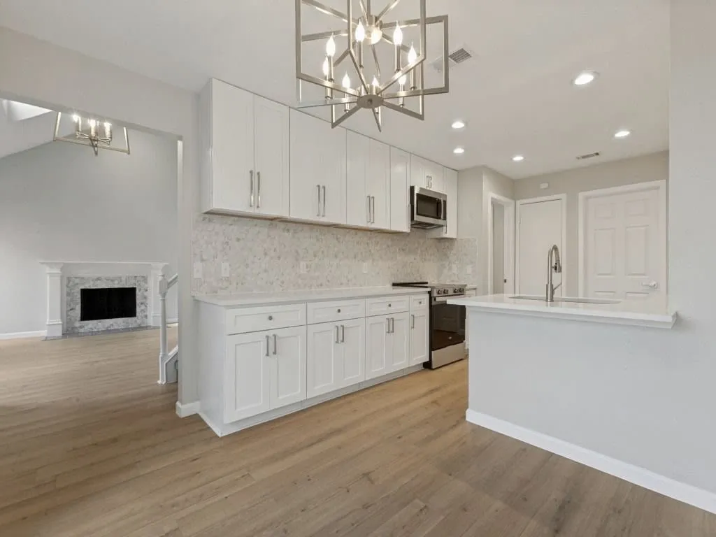 Condominium For Sale in Collin County , 17910 Windflower Way 2302, Dallas, Texas 75252, 3 Bedroom, 3 Bathroom, Garage spaces, 1,297 Sqft, built in 1985, mls#21306698, Real Estate Agent in Dallas, Homes For Sale in Collin county, Homes For Sale in Dallas, Realtor in Dallas Texas, Real Estate Brokerage Independent Realty Texas, Luminita Cordes Realtor