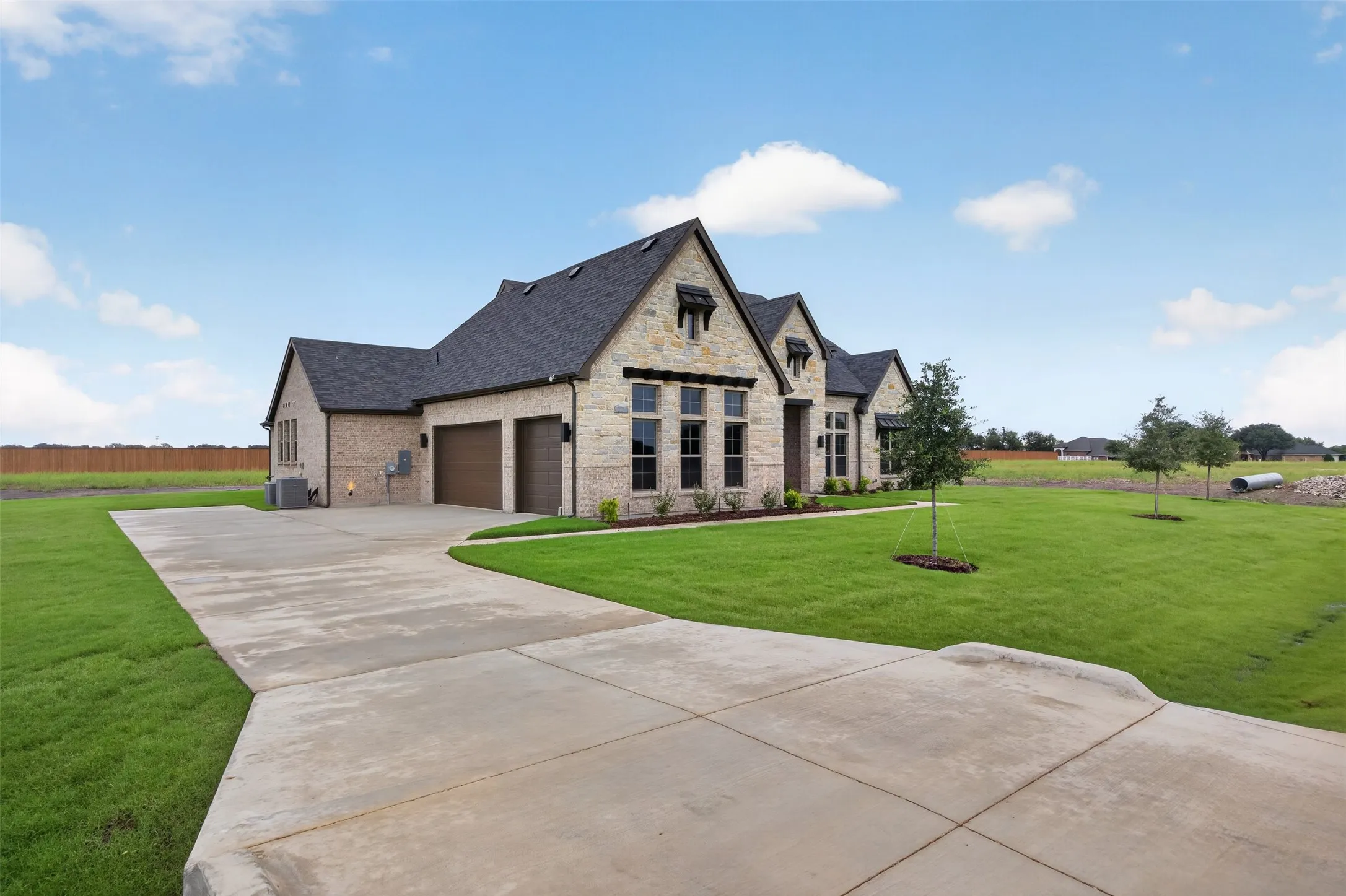 Single Family Residence For Sale in Ellis County , 253 Samir Lane, Waxahachie, Texas 75165, 4 Bedroom, 3 Bathroom, 3 Garage spaces, 3,168 Sqft, built in 2026, mls#21304965, Real Estate Agent in Waxahachie, Homes For Sale in Ellis county, Homes For Sale in Waxahachie, Realtor in Waxahachie Texas, Real Estate Brokerage Independent Realty Texas, Luminita Cordes Realtor